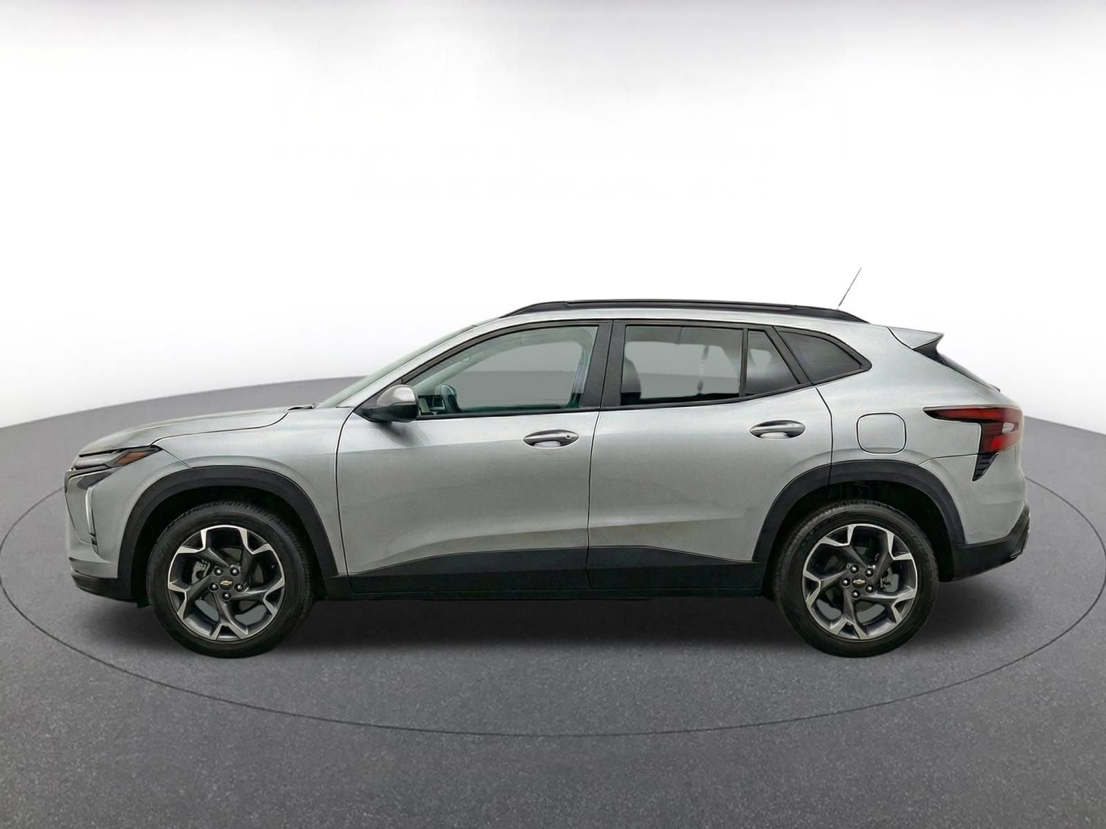 Thumbnail: 2025 Chevrolet Trax - 4