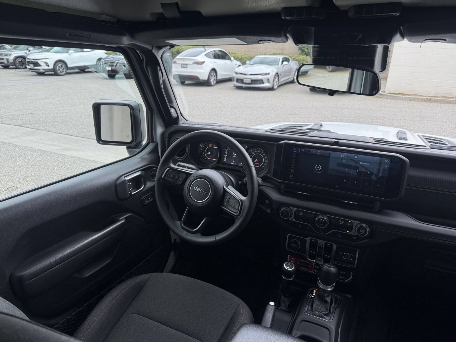 Thumbnail: 2025 Jeep Wrangler - 33