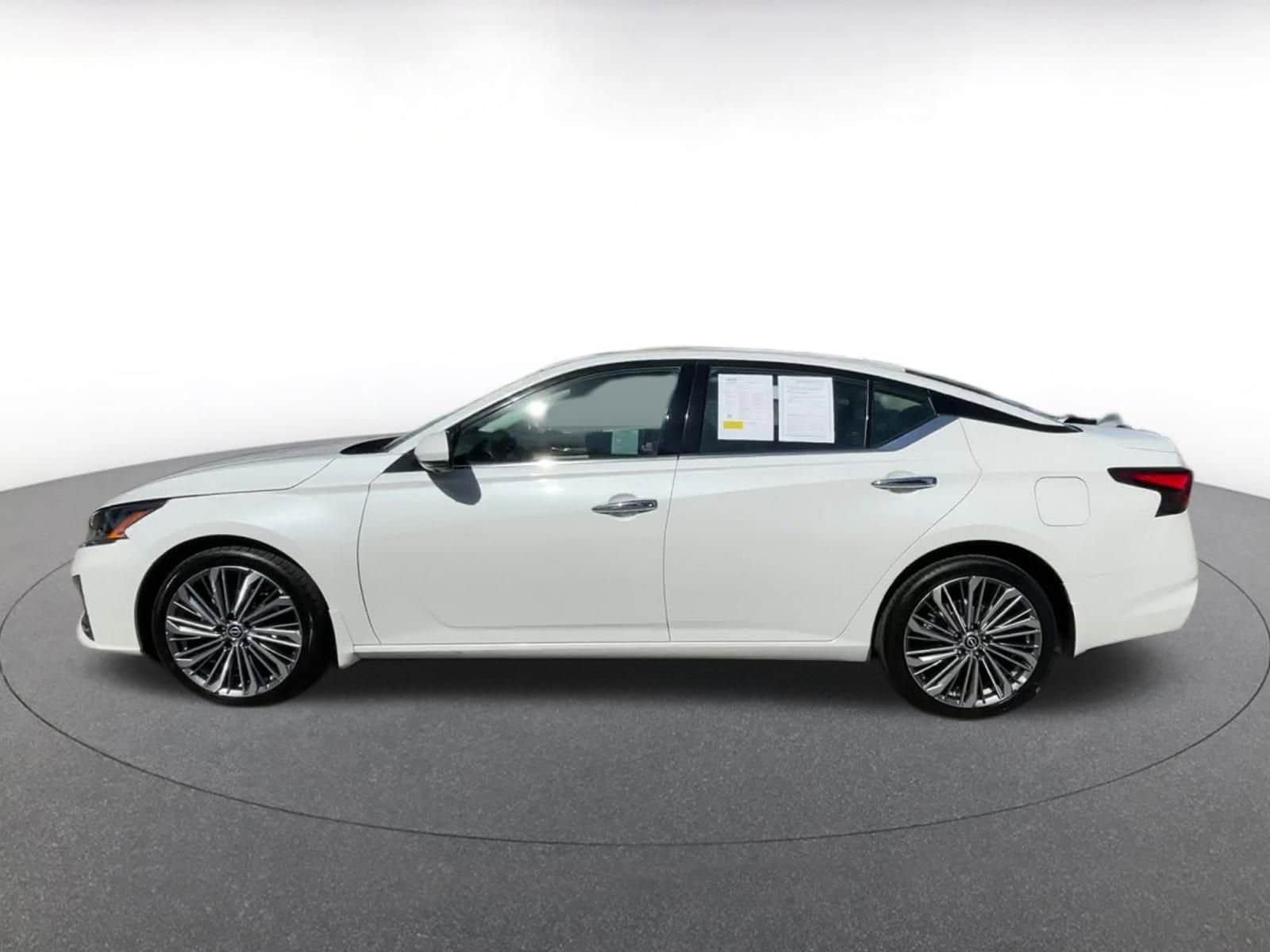 Thumbnail: 2024 Nissan Altima - 9