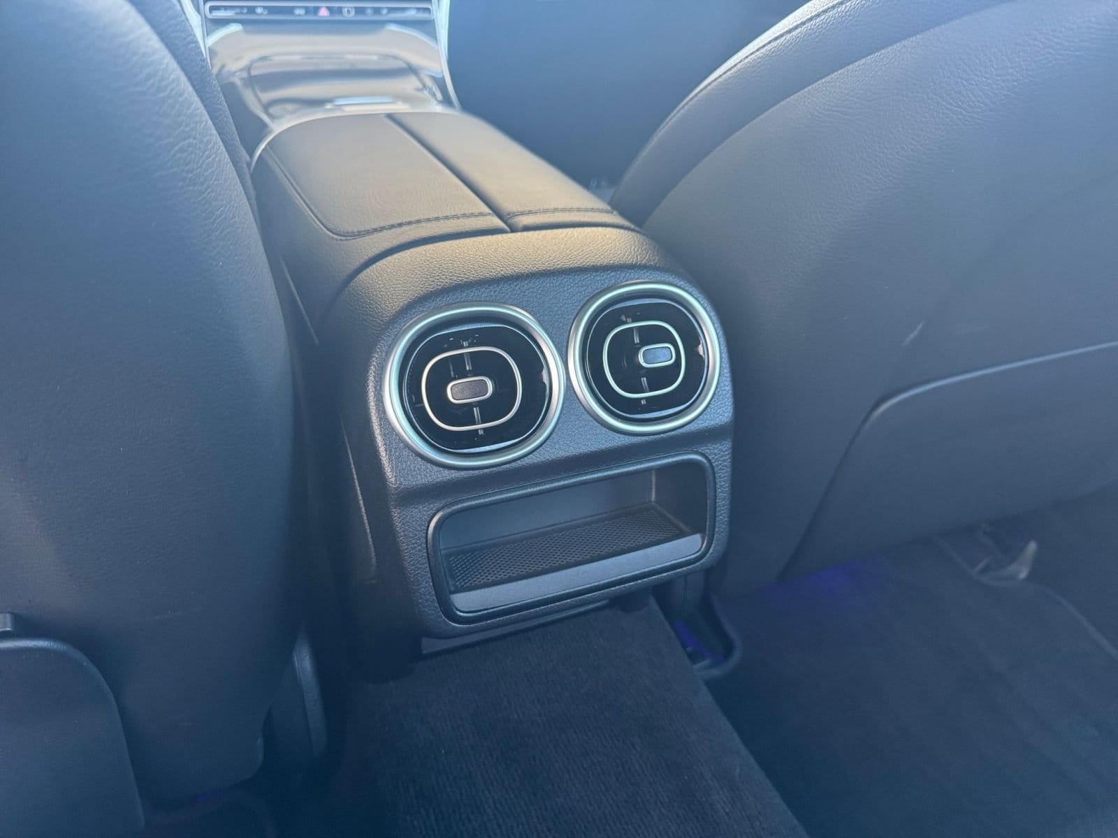 Thumbnail: 2024 Mercedes-Benz C-Class - 24