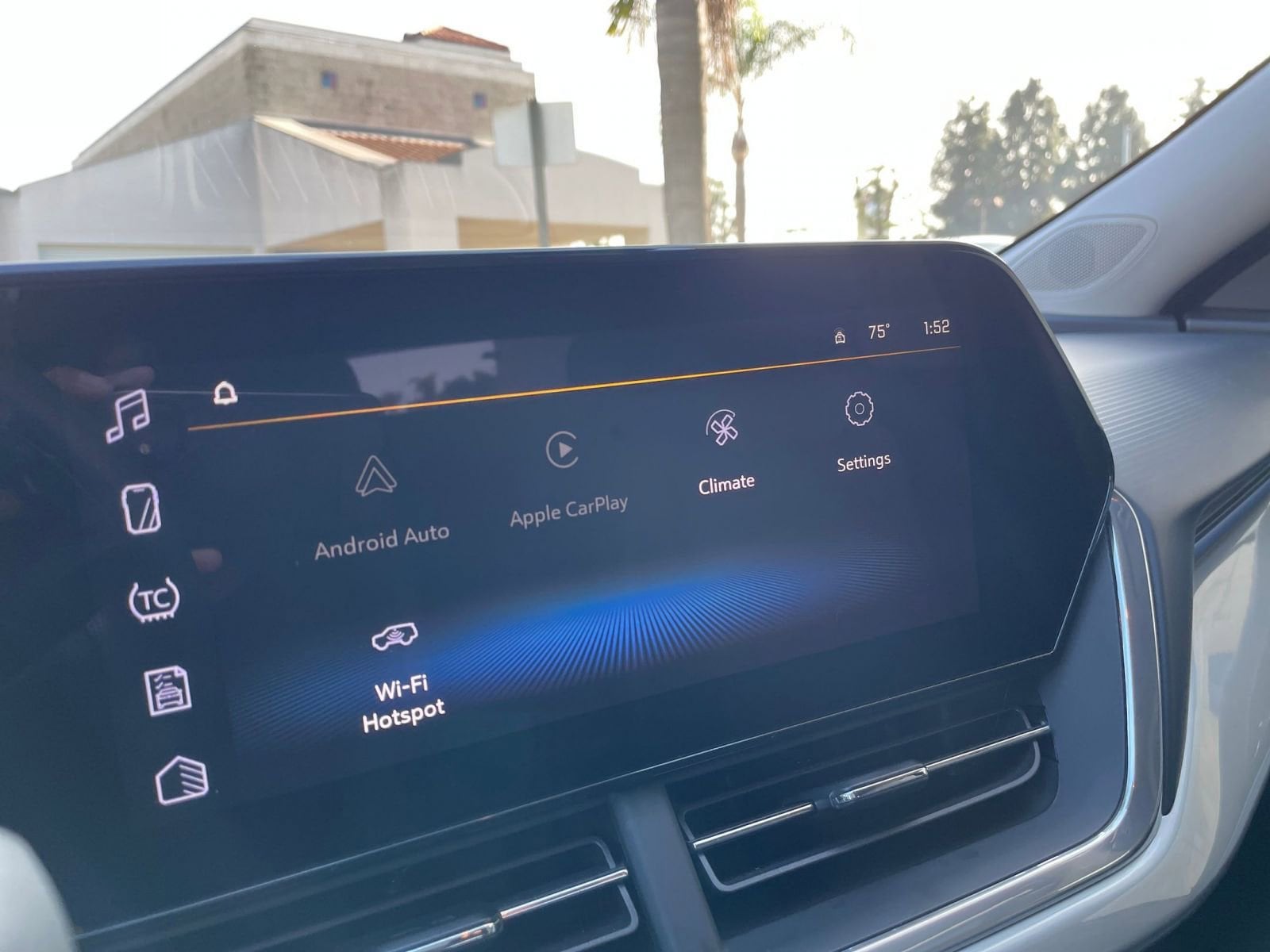 Thumbnail: 2025 Chevrolet Trax - 21