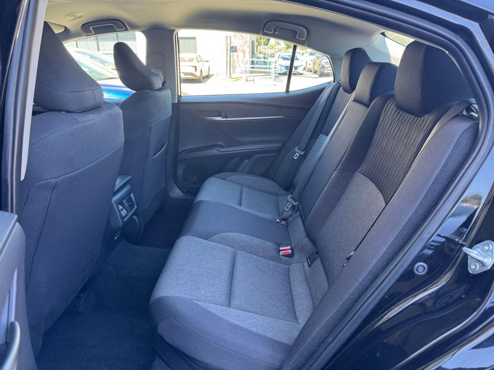 Thumbnail: 2025 Toyota Camry - 25