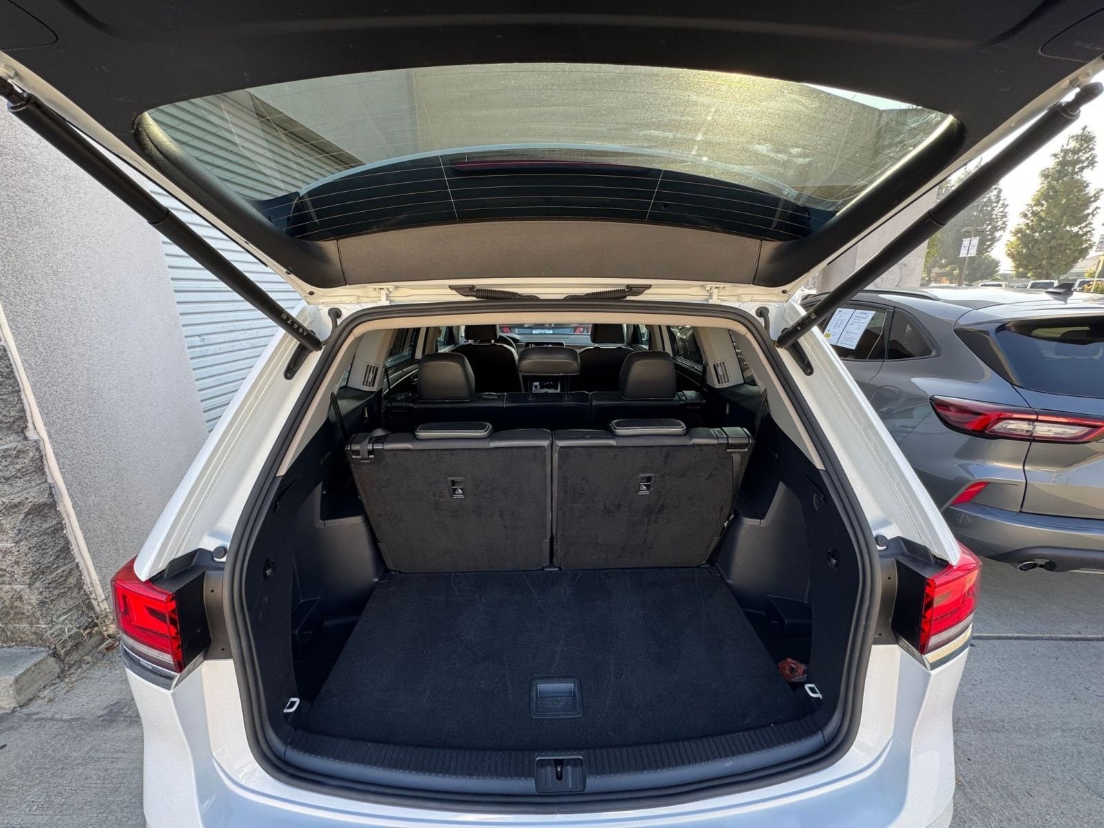 Thumbnail: 2025 Volkswagen Atlas - 32