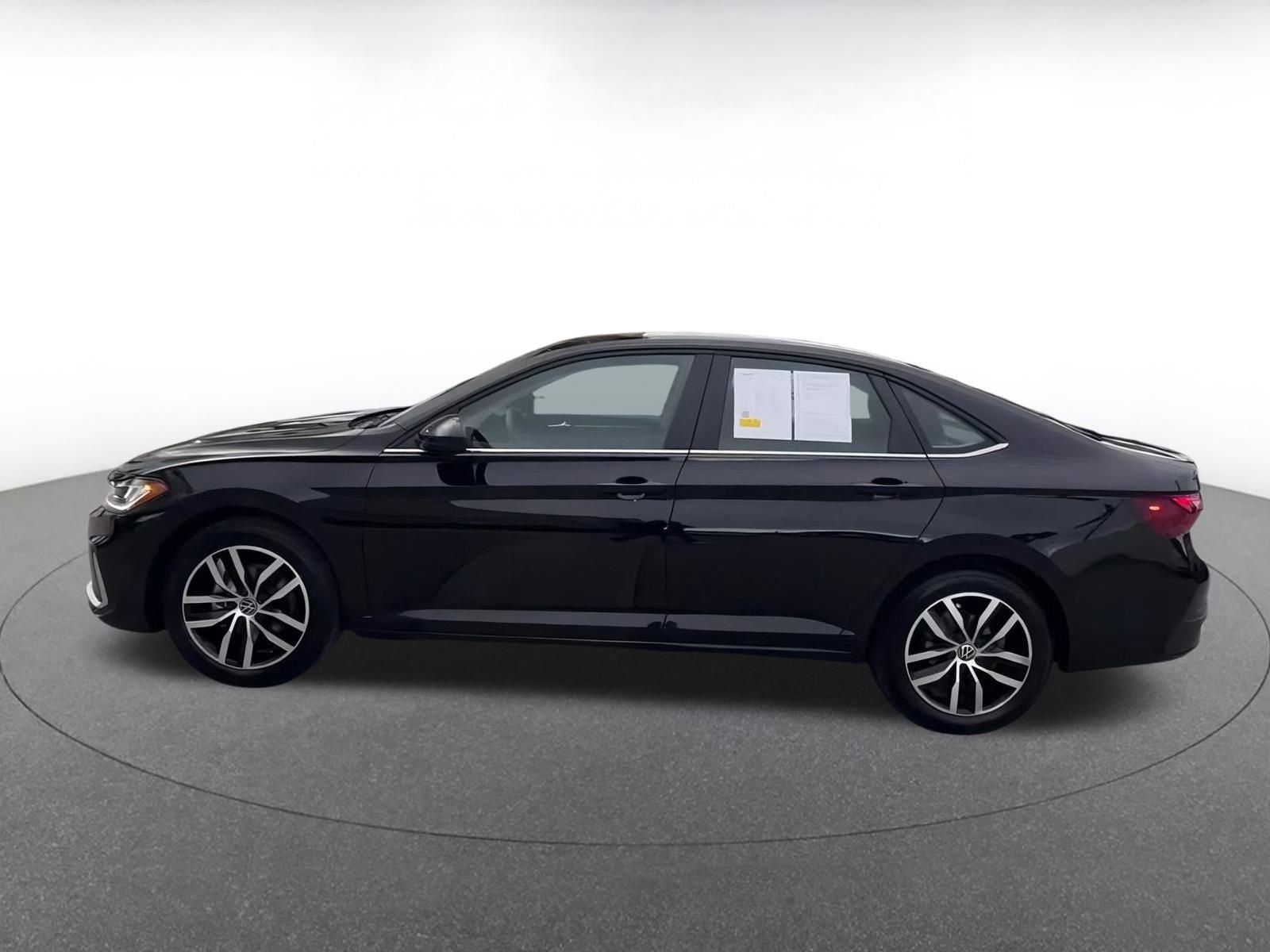 Thumbnail: 2025 Volkswagen Jetta - 10