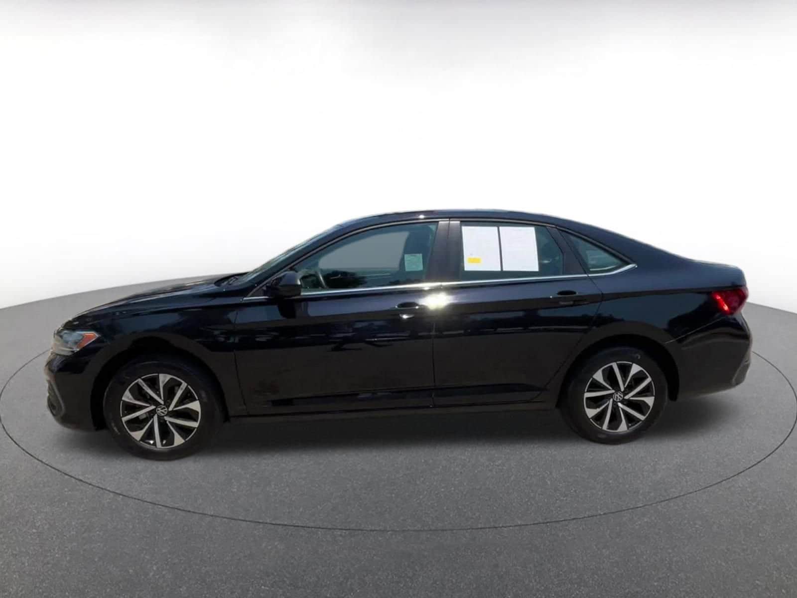 Thumbnail: 2024 Volkswagen Jetta - 9