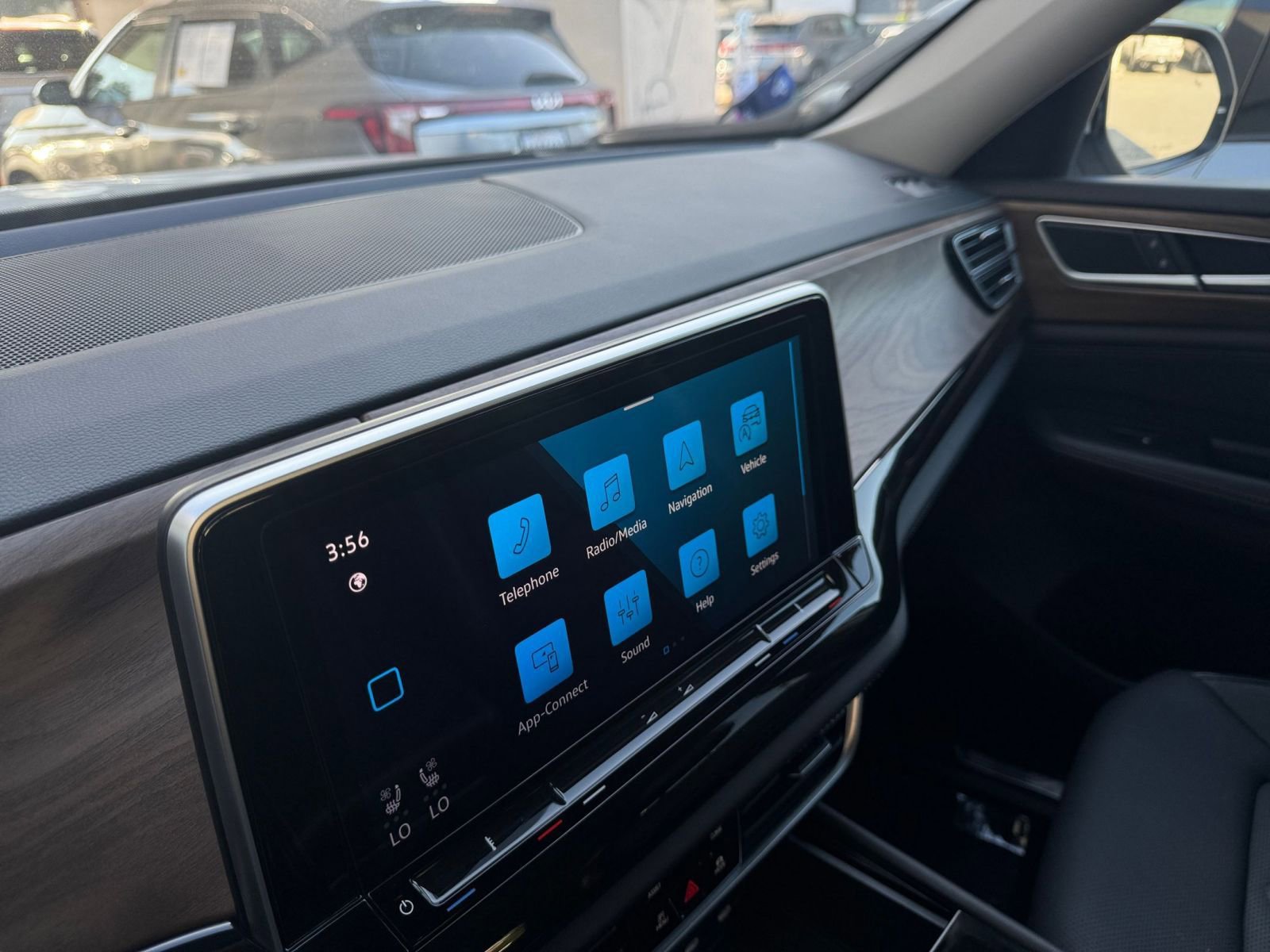 Thumbnail: 2025 Volkswagen Atlas - 18