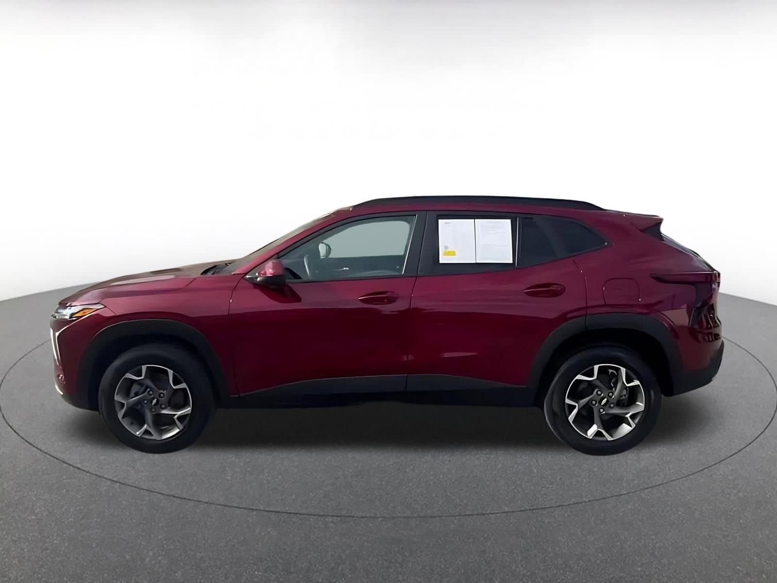 Thumbnail: 2025 Chevrolet Trax - 9