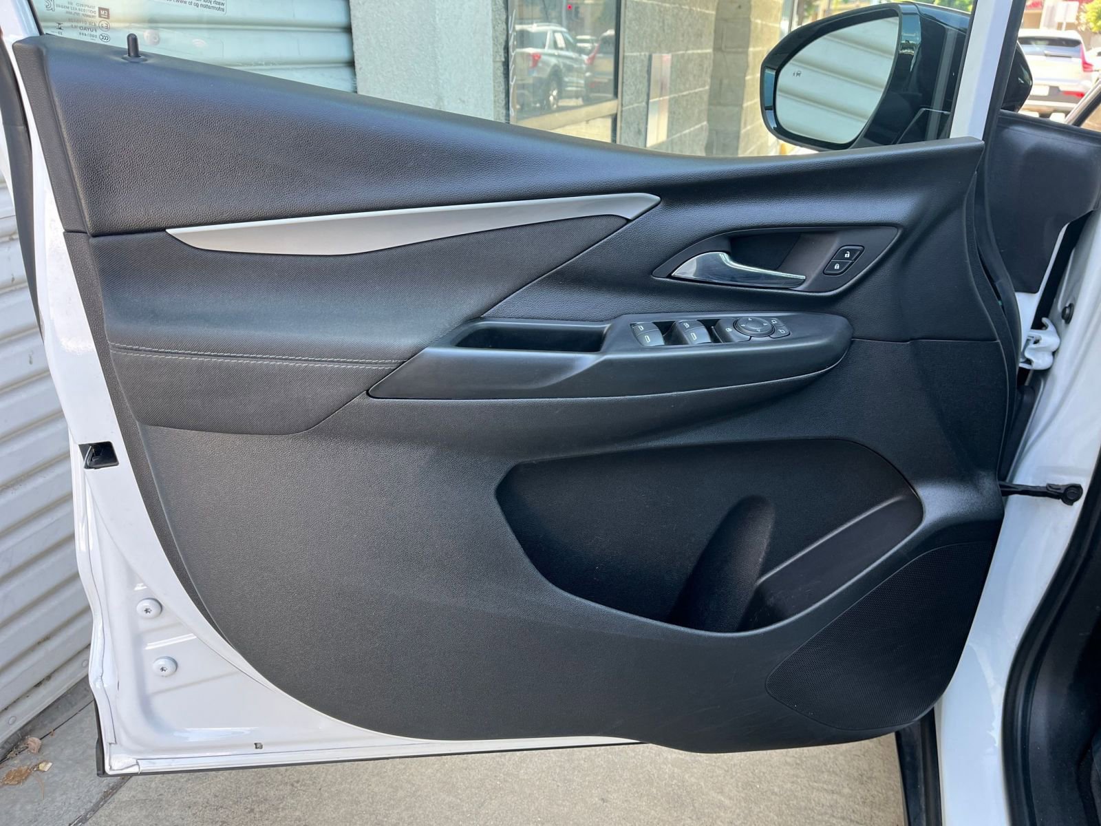 Thumbnail: 2023 Chevrolet Bolt EV - 23