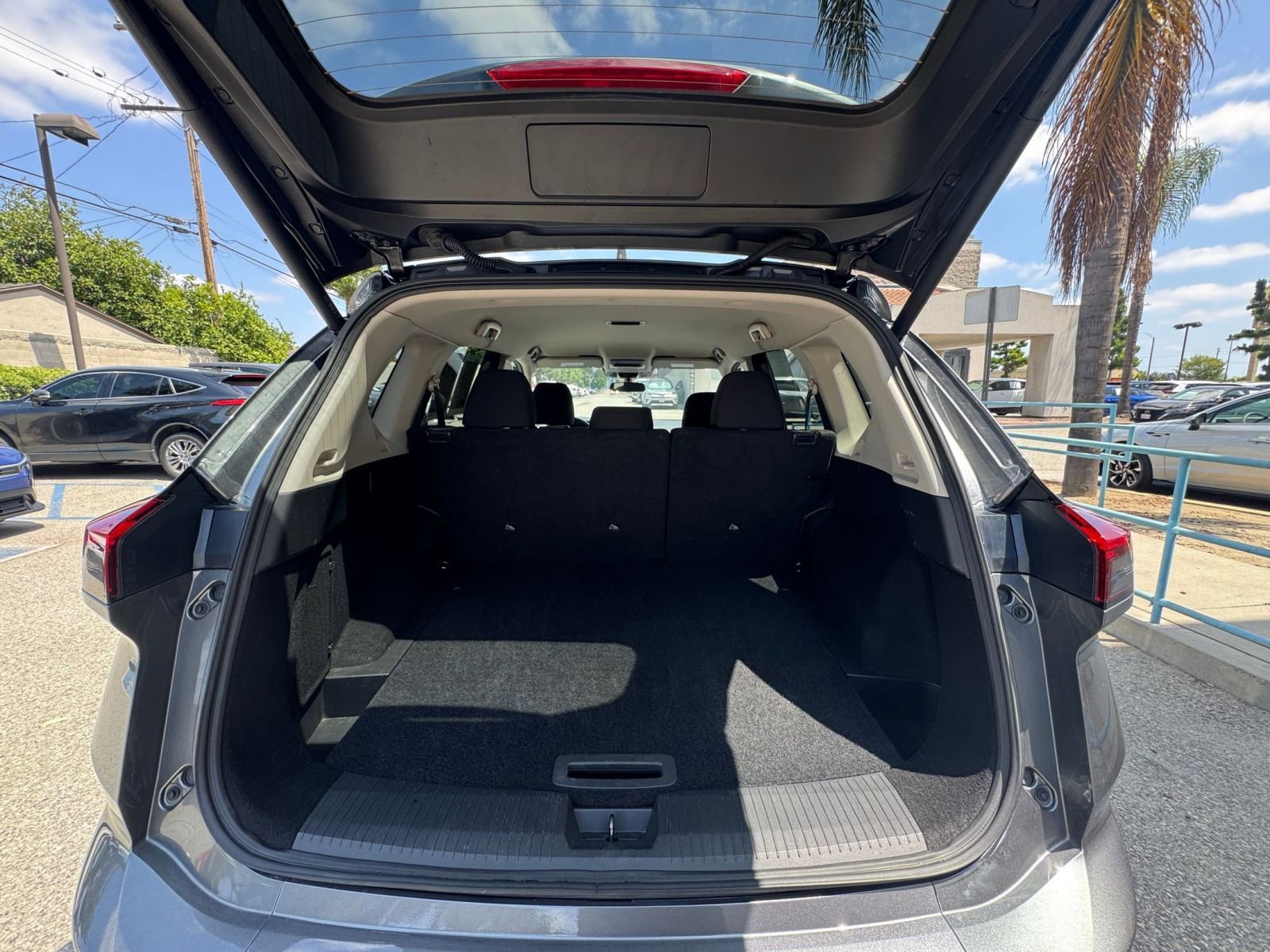 Thumbnail: 2025 Nissan Rogue - 33