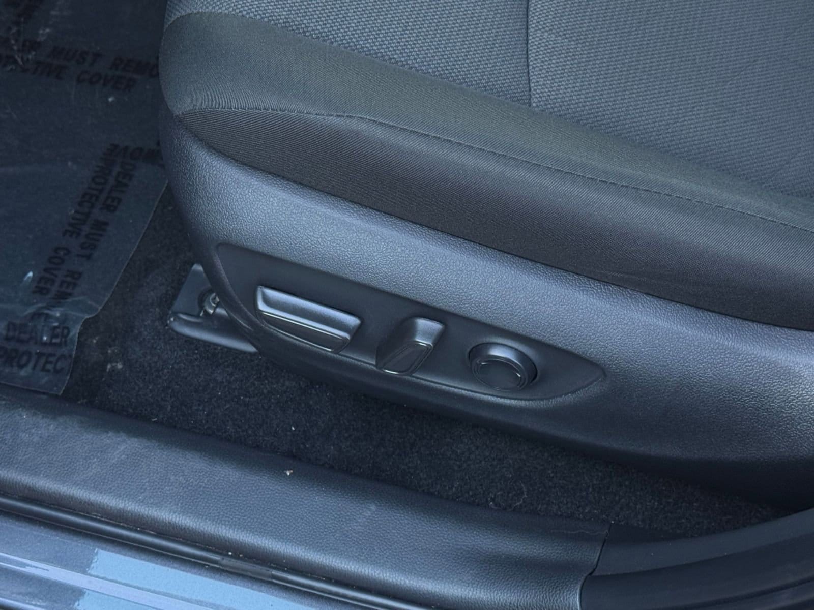 Thumbnail: 2025 Toyota RAV4 - 24