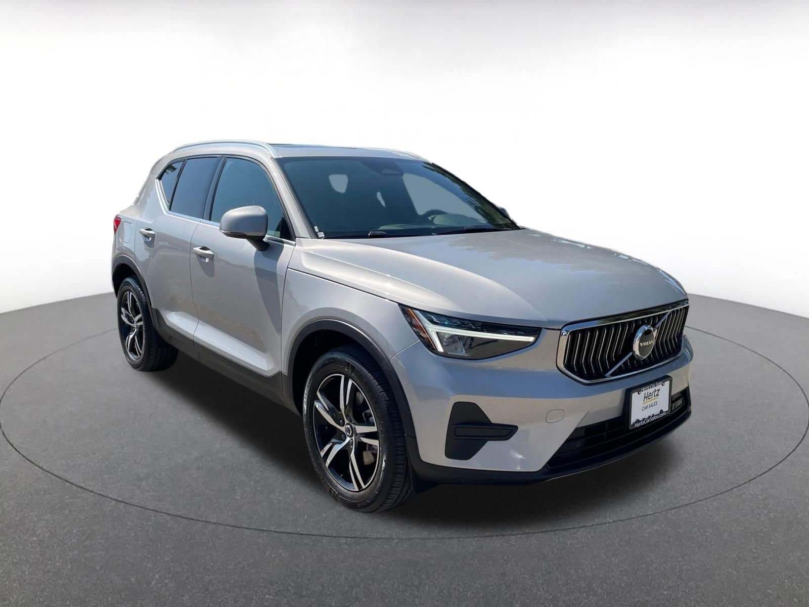 Thumbnail: 2024 Volvo XC40 - 1