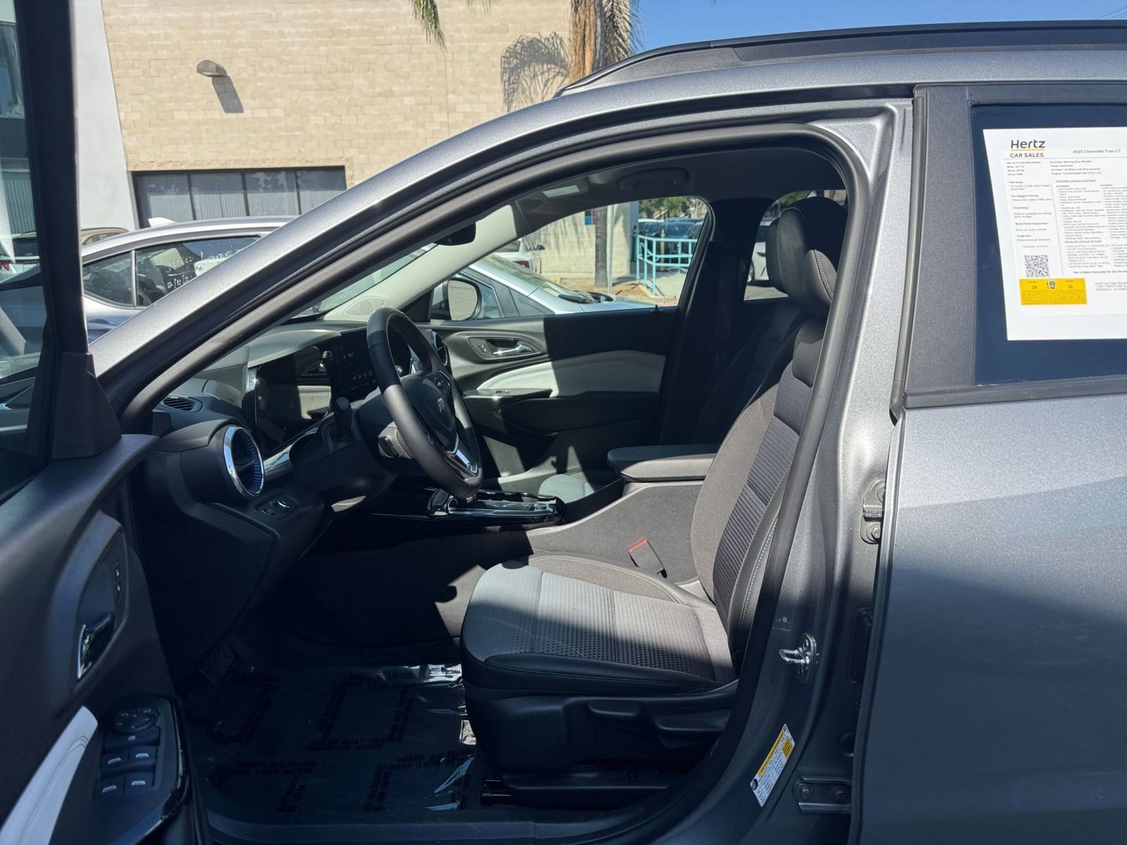 Thumbnail: 2025 Chevrolet Trax - 27