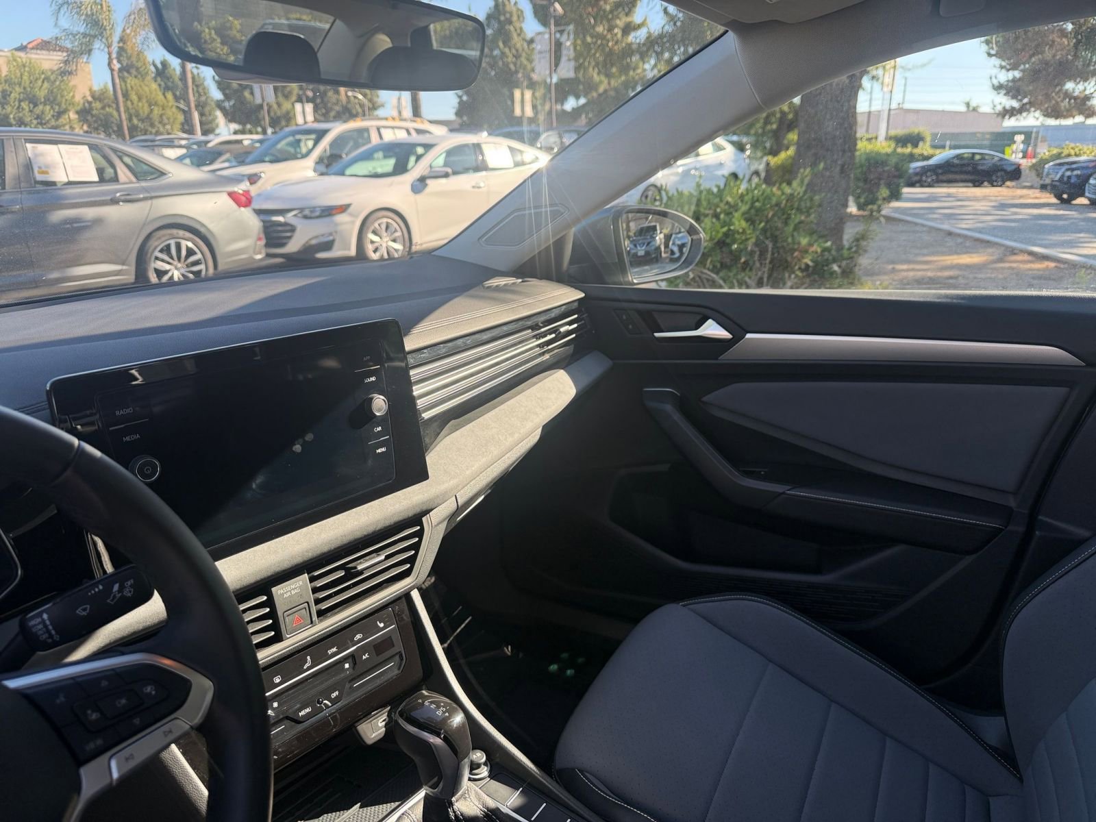 Thumbnail: 2025 Volkswagen Jetta - 31