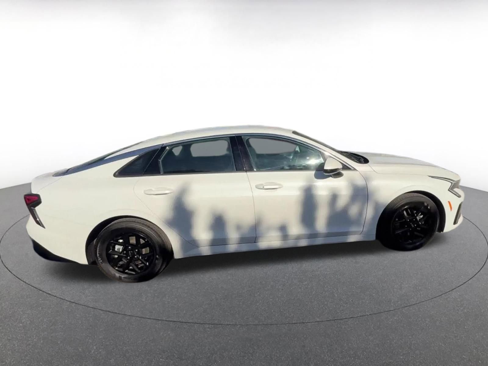 Thumbnail: 2025 Kia K5 - 16