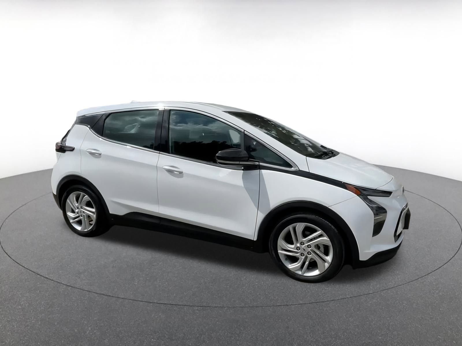 Thumbnail: 2023 Chevrolet Bolt EV - 2