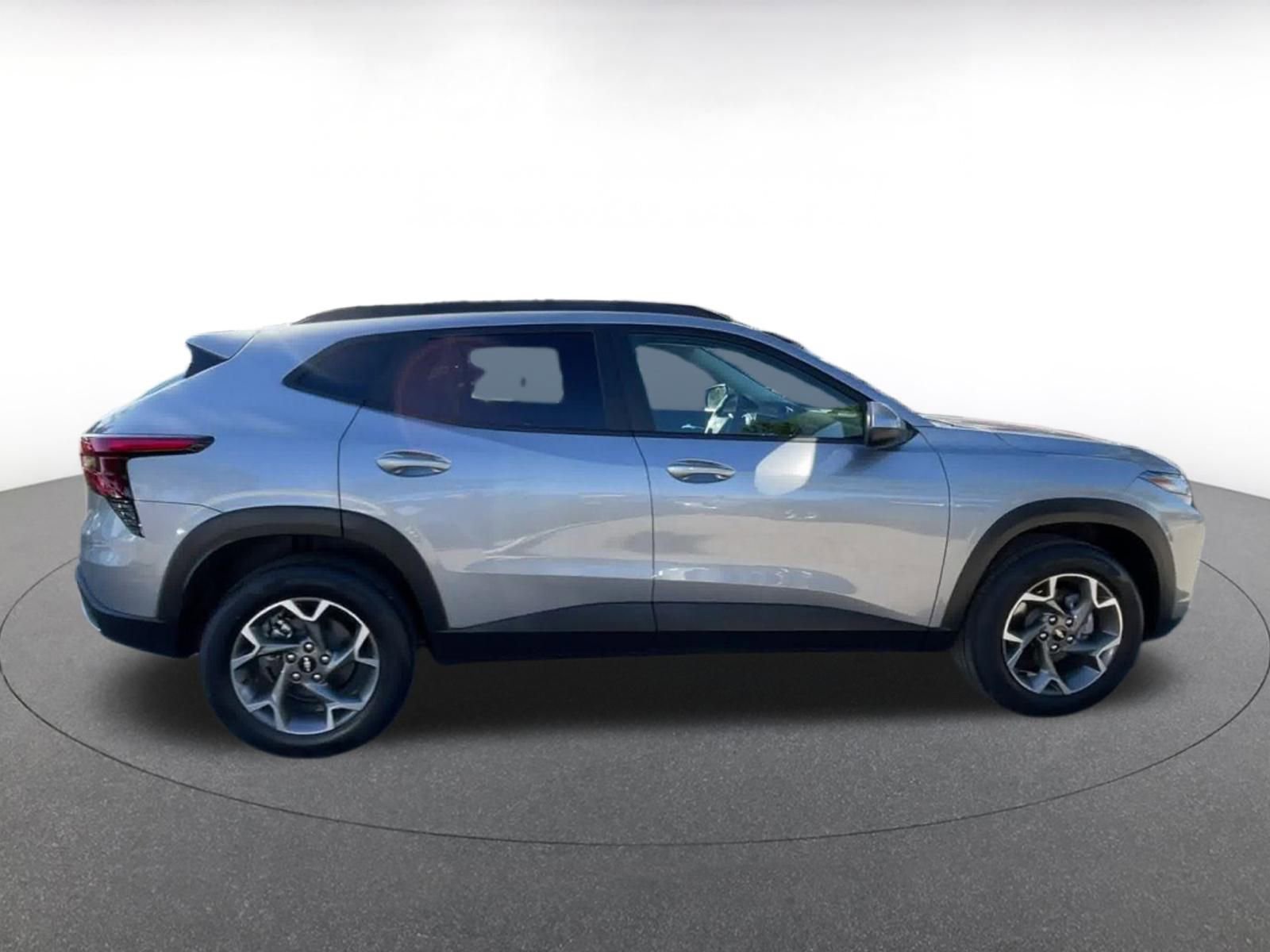 Thumbnail: 2025 Chevrolet Trax - 16