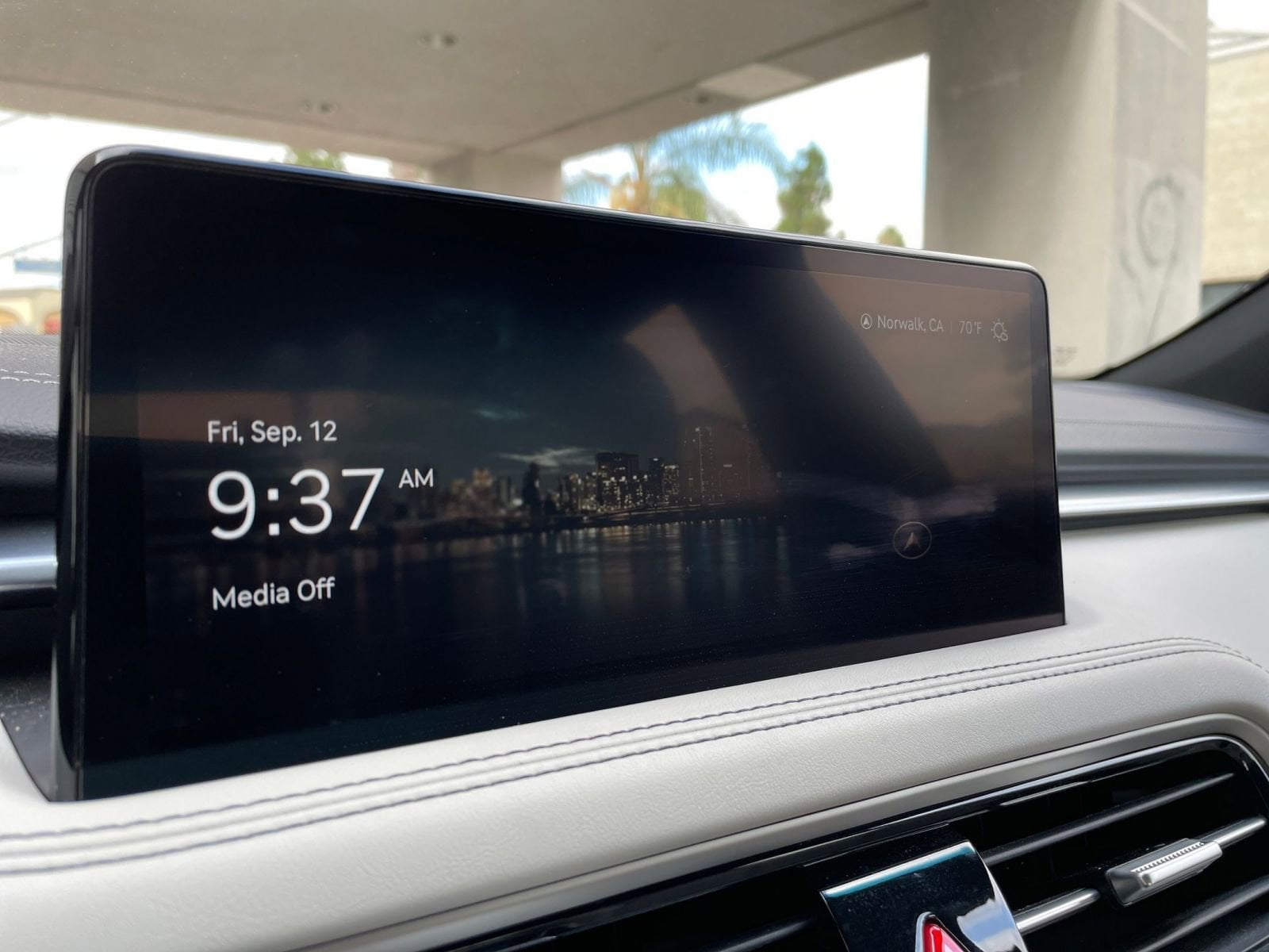 Thumbnail: 2025 Genesis G70 - 21