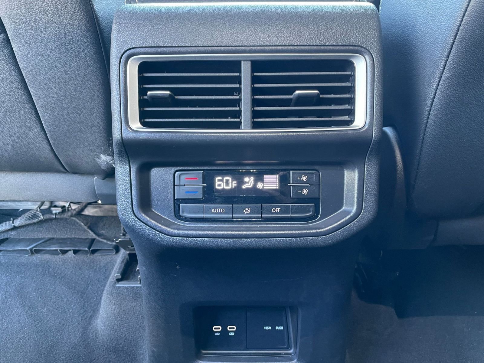 Thumbnail: 2025 Volkswagen Atlas - 24