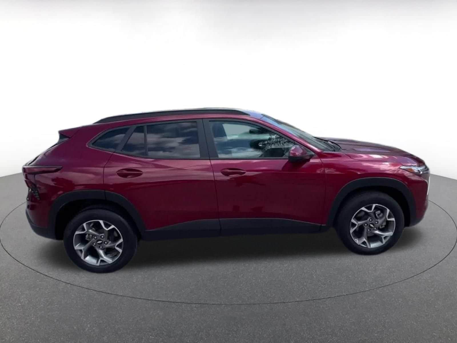 Thumbnail: 2025 Chevrolet Trax - 15