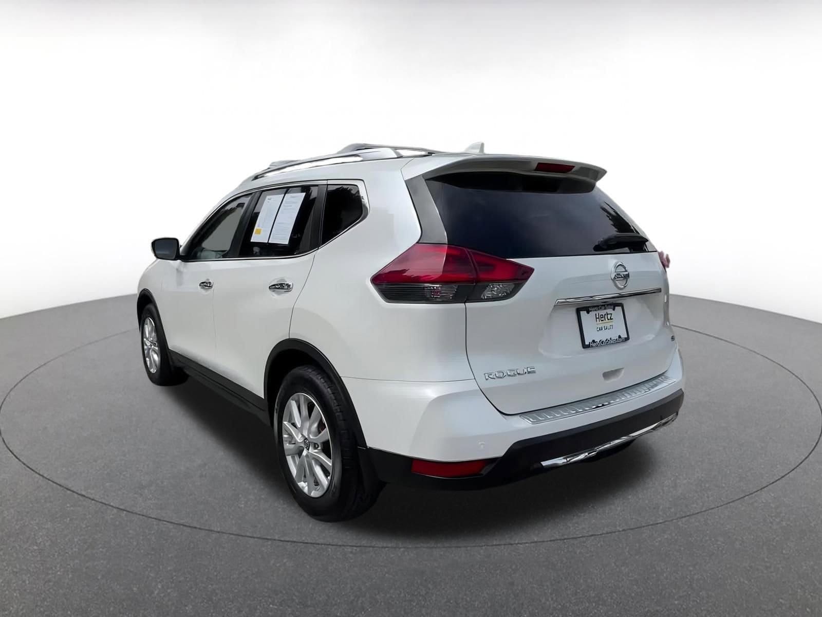 2020 Nissan Rogue SV 11