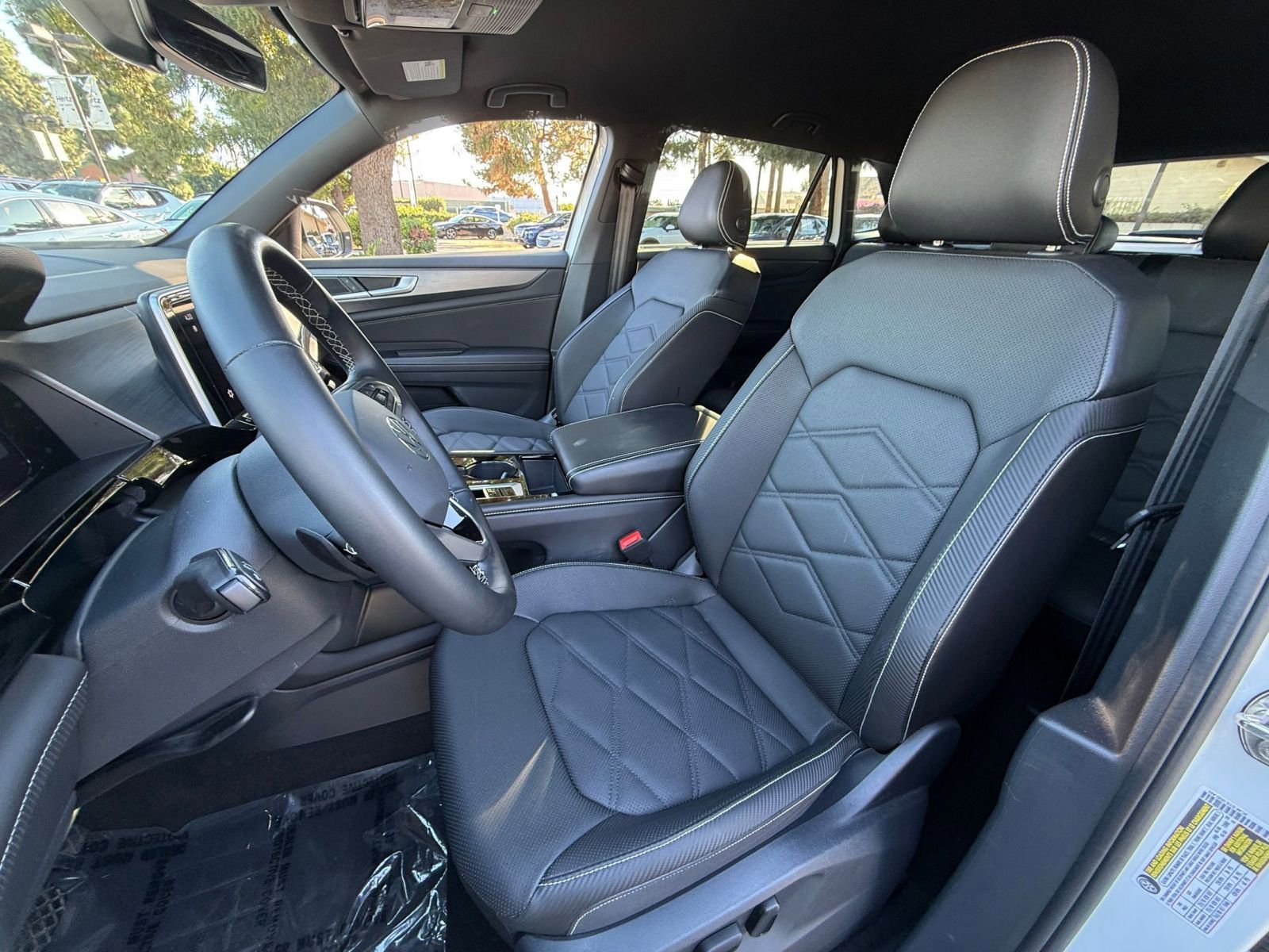 Thumbnail: 2025 Volkswagen Atlas - 32