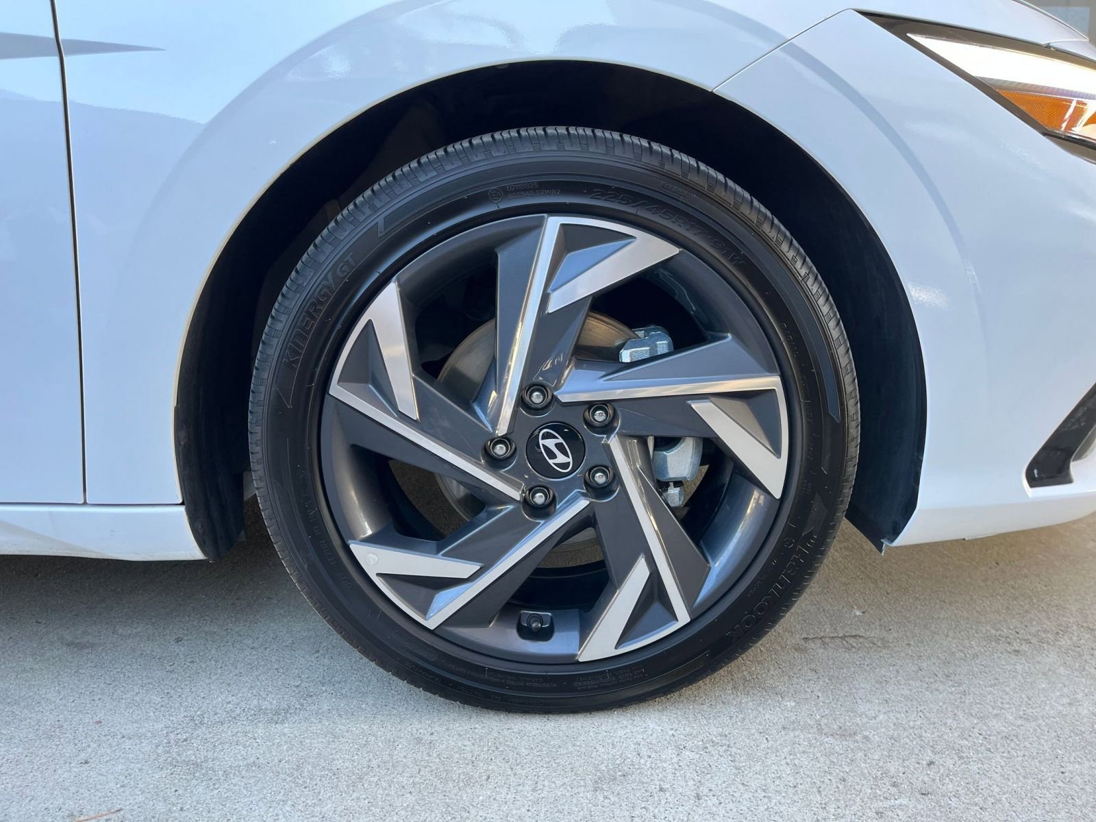 Thumbnail: 2025 Hyundai Elantra - 30