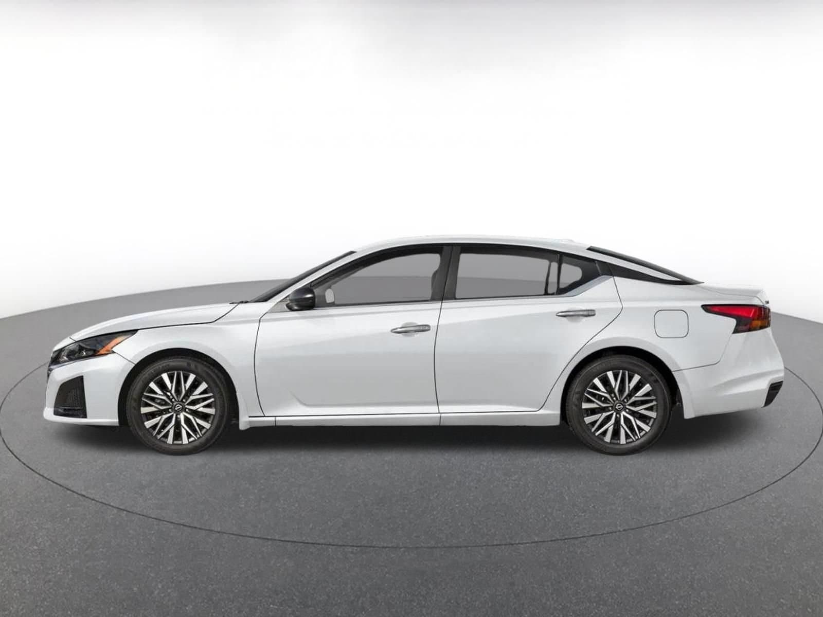 Thumbnail: 2025 Nissan Altima - 3