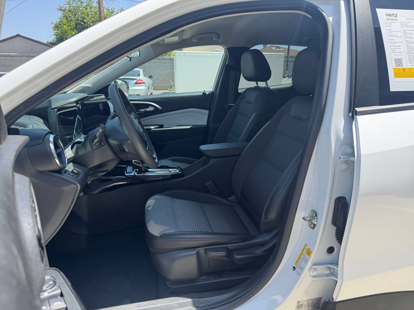Thumbnail: 2025 Chevrolet Trax - 22