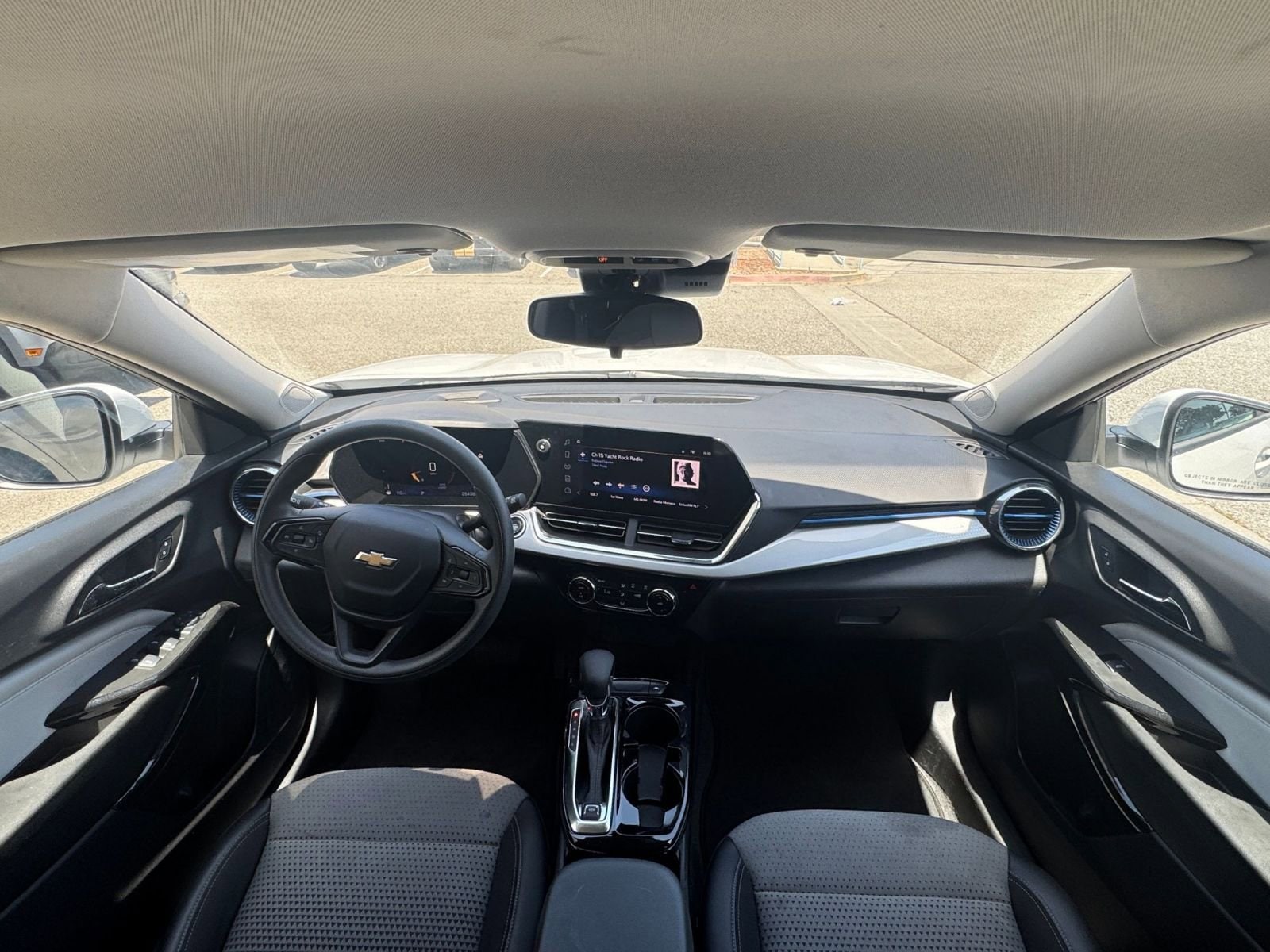 Thumbnail: 2025 Chevrolet Trax - 33