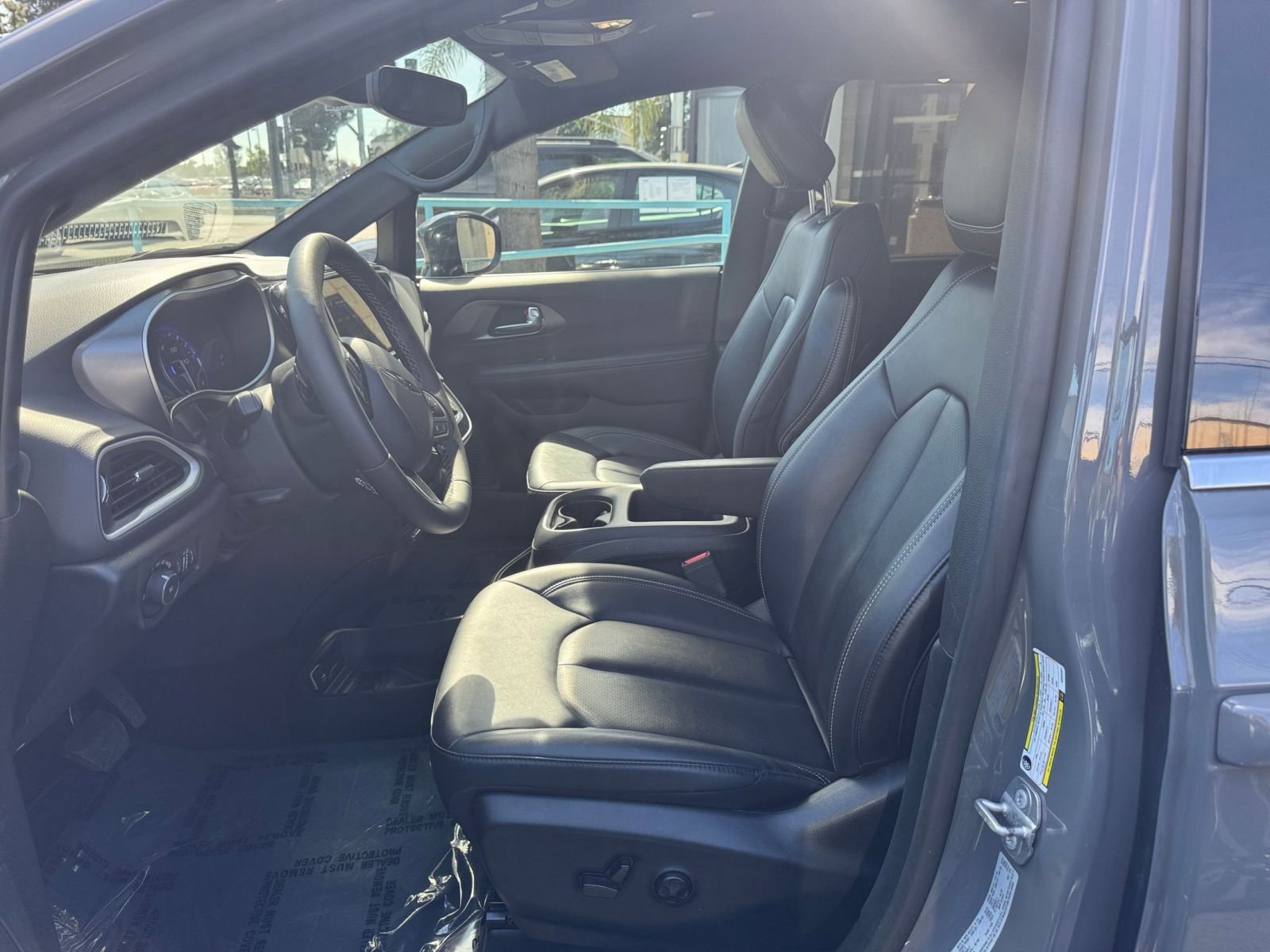 Thumbnail: 2025 Chrysler Pacifica - 28