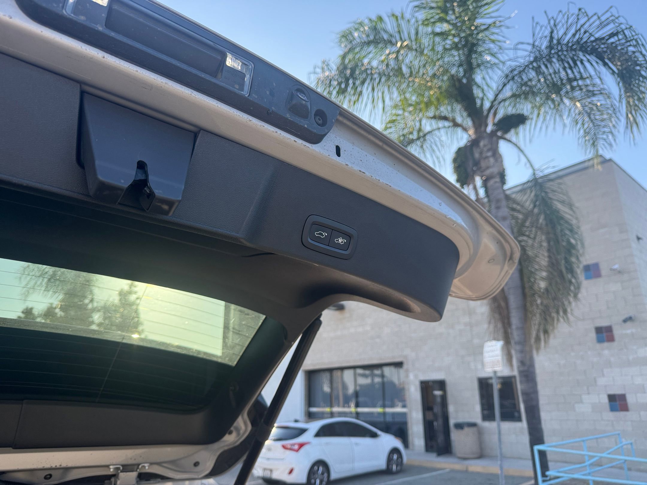 Thumbnail: 2024 Volvo XC40 - 24