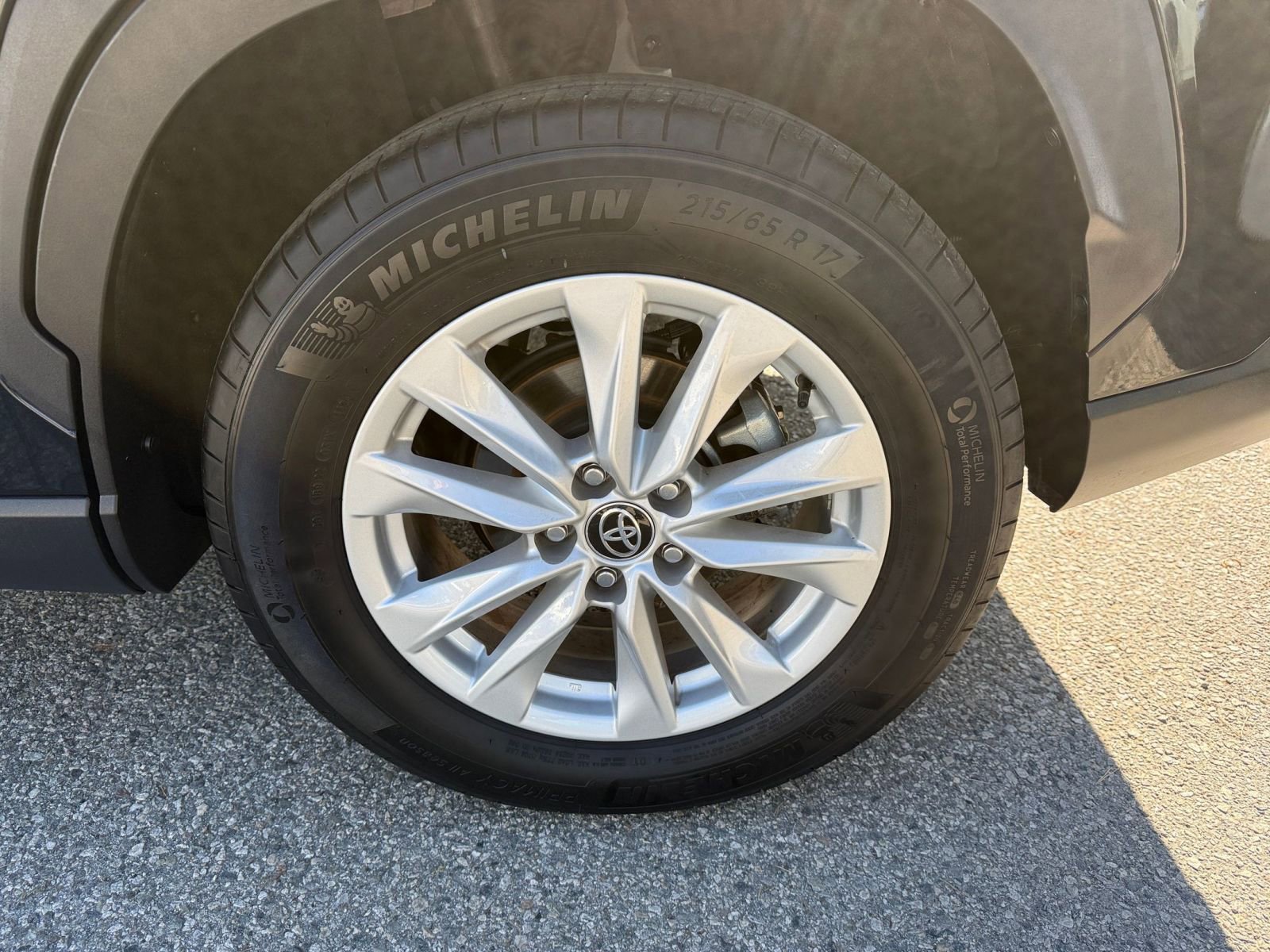 Thumbnail: 2025 Toyota Corolla Cross - 25