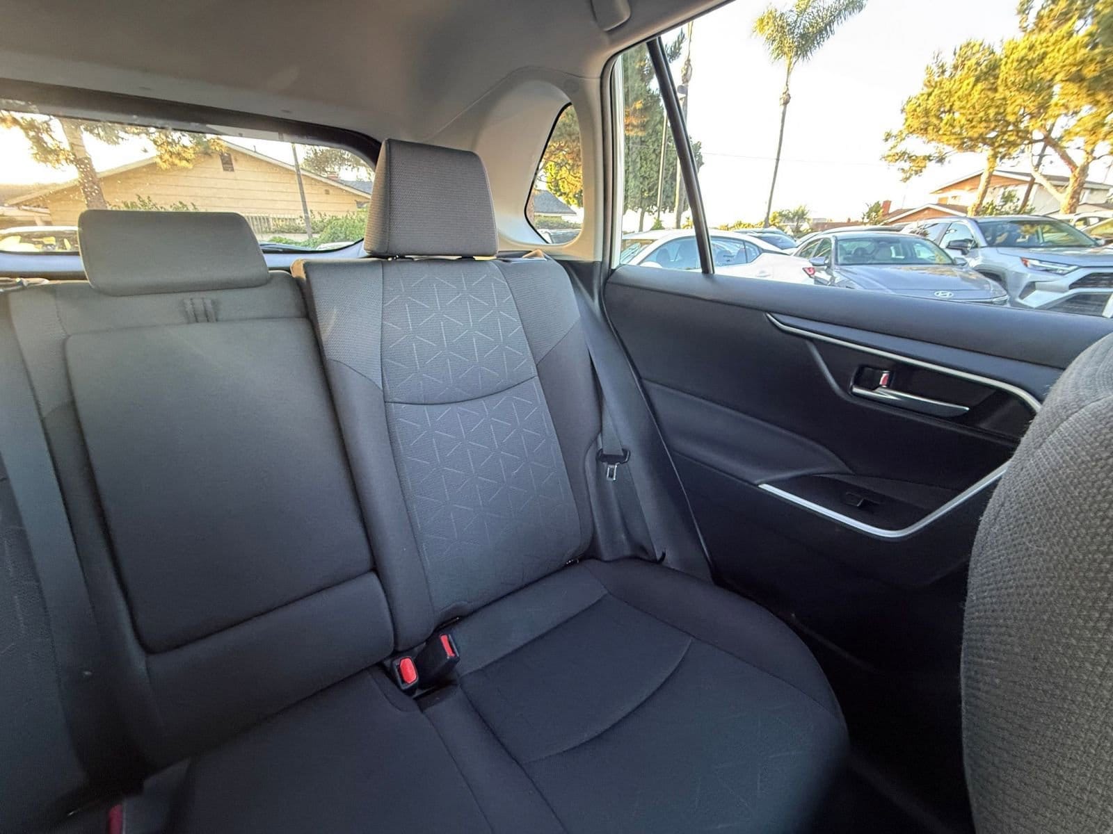 Thumbnail: 2025 Toyota RAV4 - 33