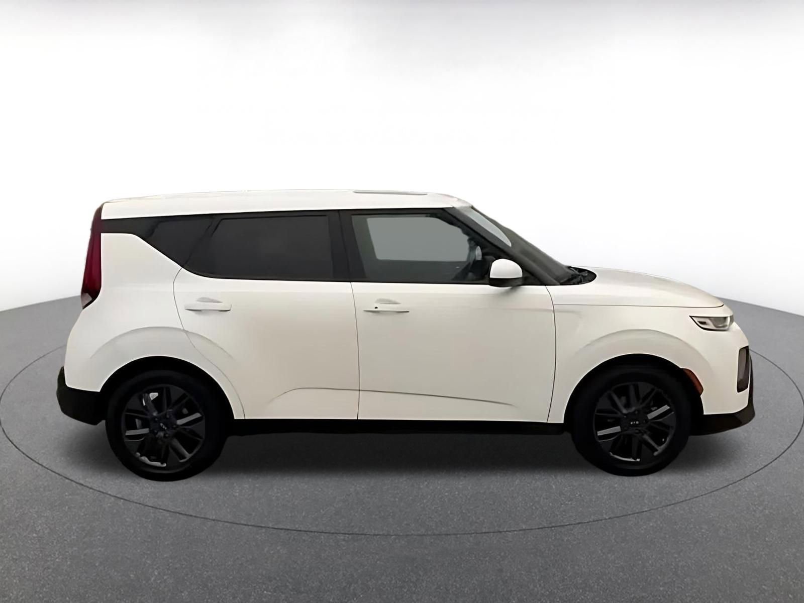 Thumbnail: 2021 Kia Soul - 10