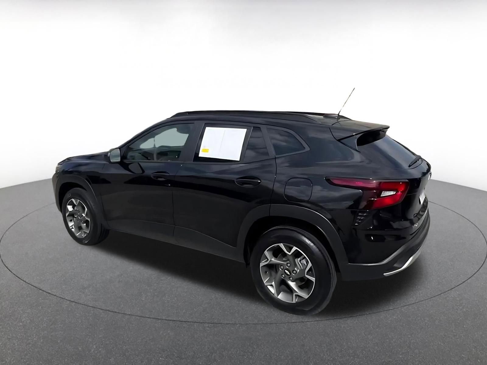 Thumbnail: 2025 Chevrolet Trax - 10