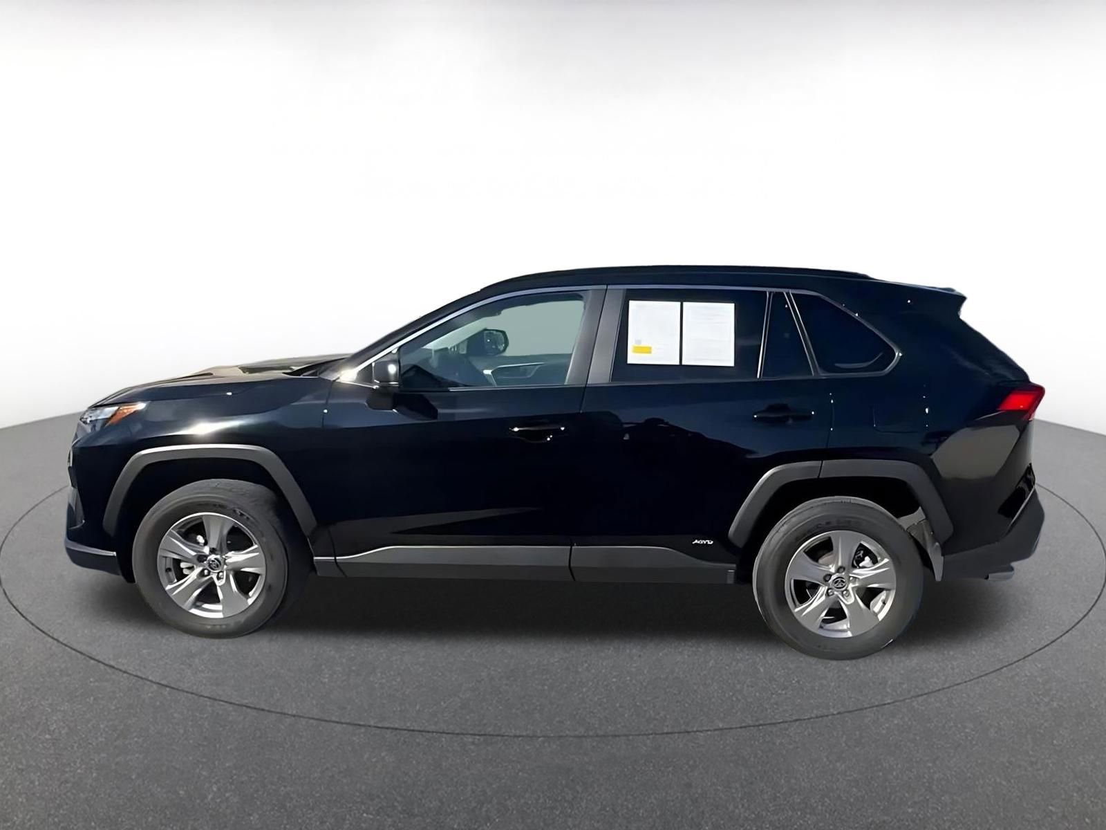 Thumbnail: 2025 Toyota RAV4 - 9