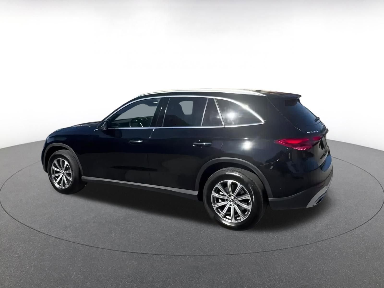 Thumbnail: 2024 Mercedes-Benz GLC - 9