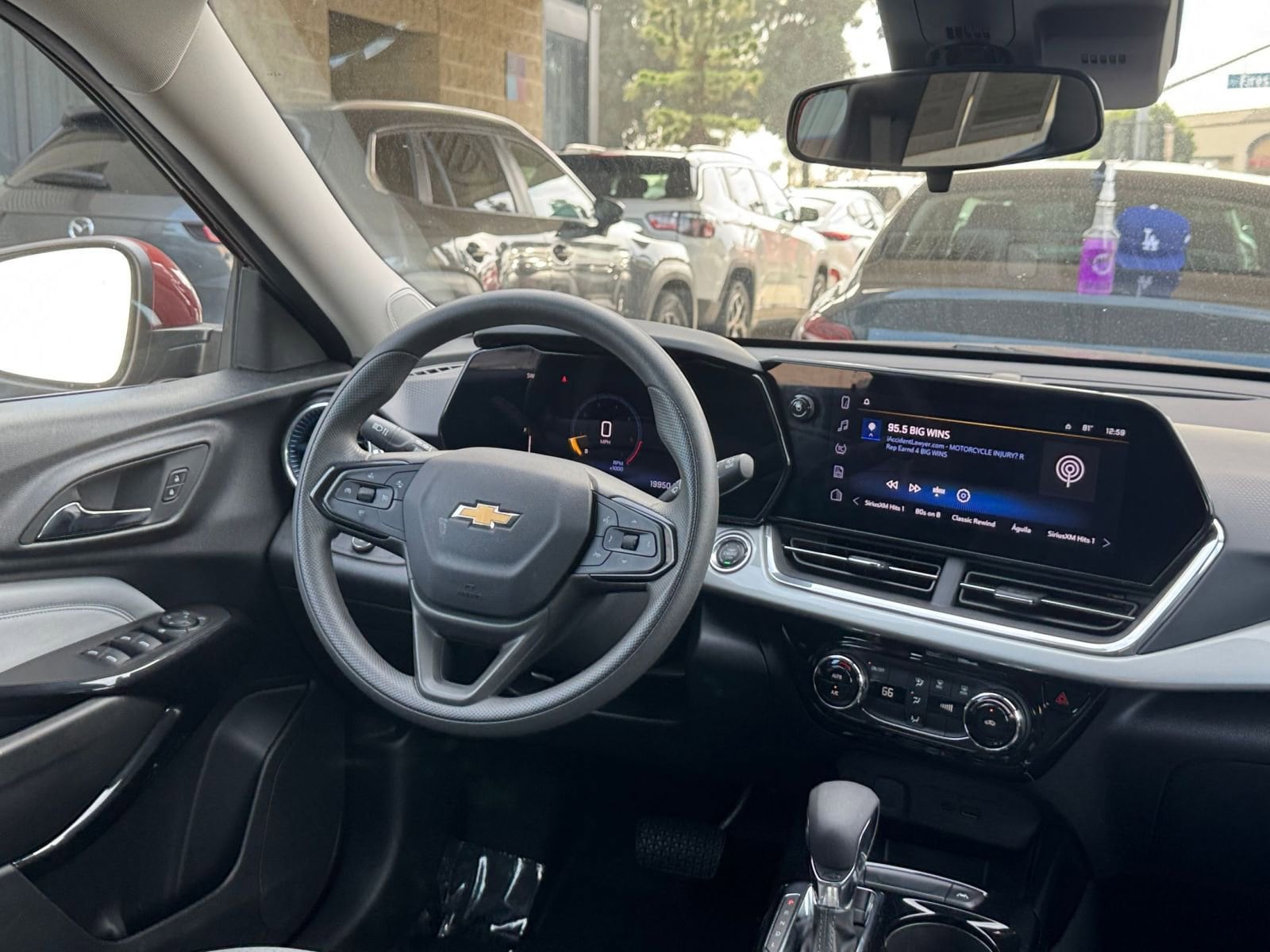 Thumbnail: 2025 Chevrolet Trax - 33