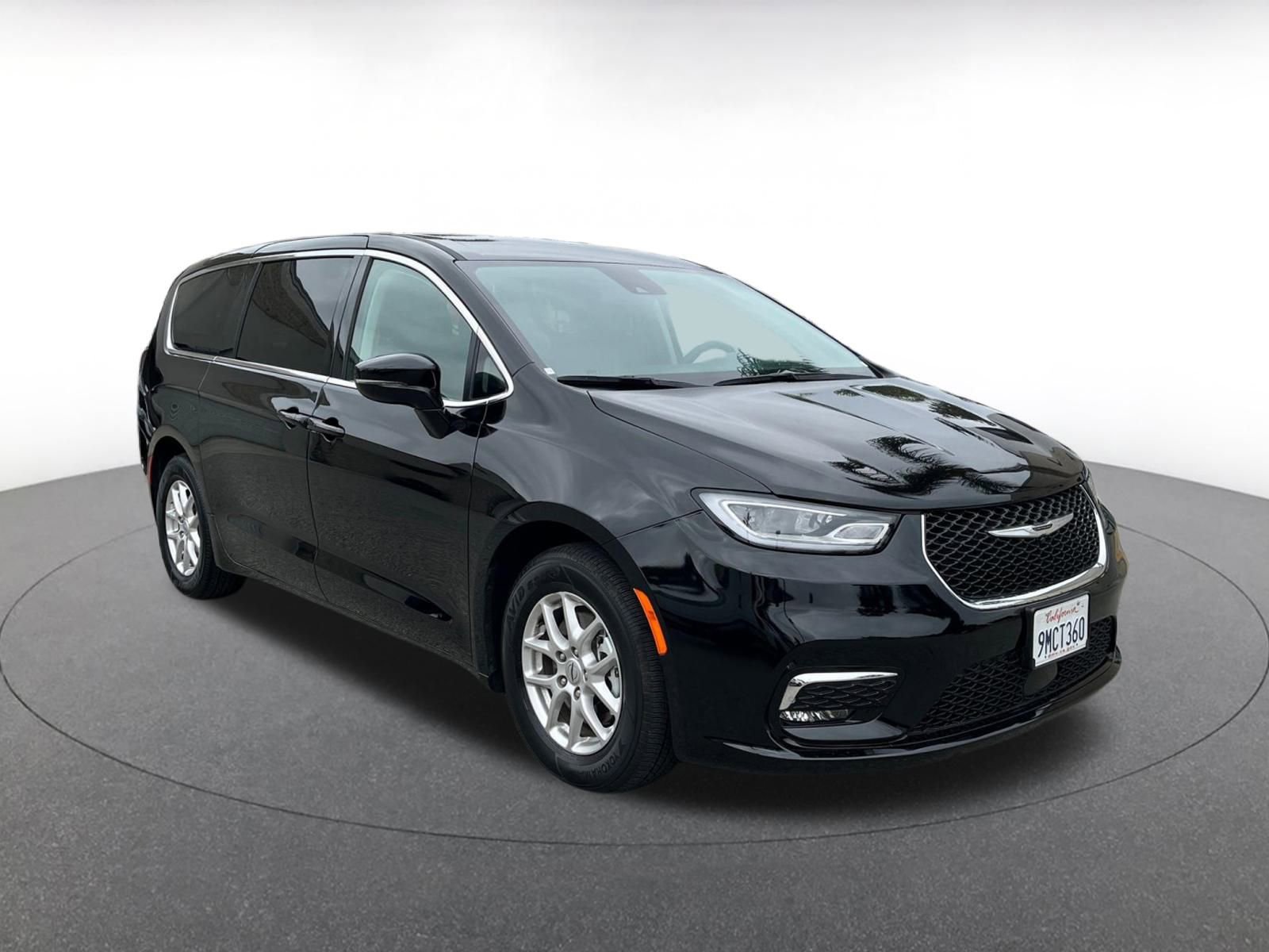 Thumbnail: 2024 Chrysler Pacifica - 1
