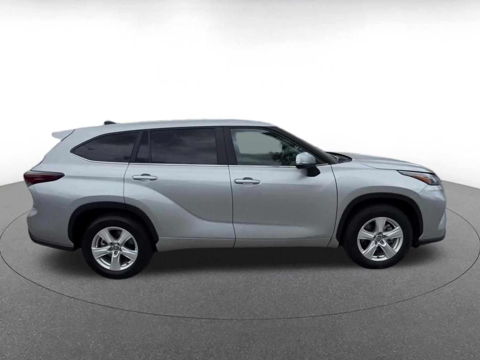 Thumbnail: 2025 Toyota Highlander - 13