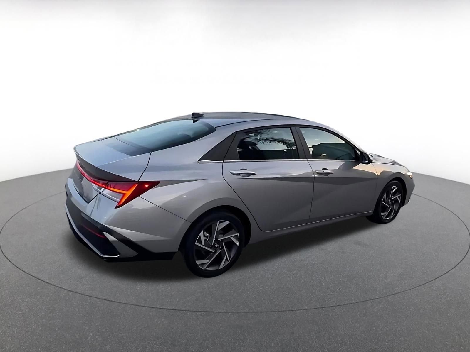 Thumbnail: 2025 Hyundai Elantra - 15