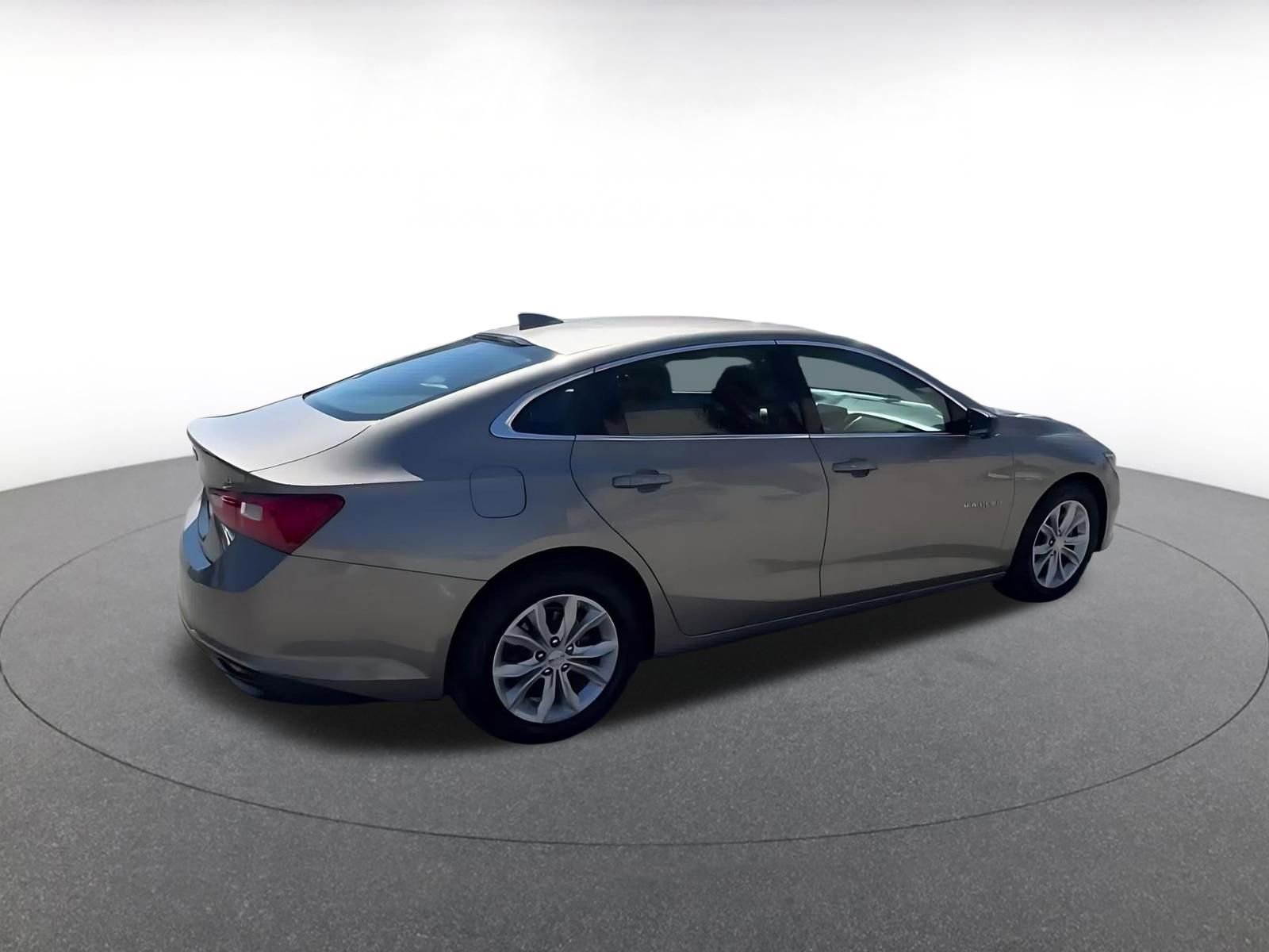 Thumbnail: 2024 Chevrolet Malibu - 15