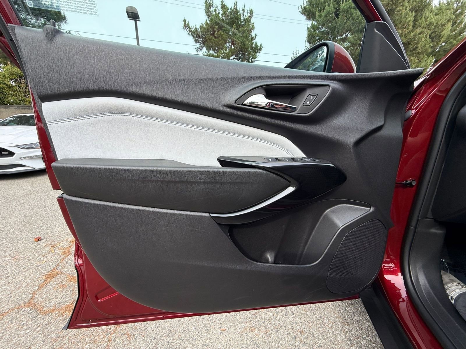 Thumbnail: 2025 Chevrolet Trax - 18