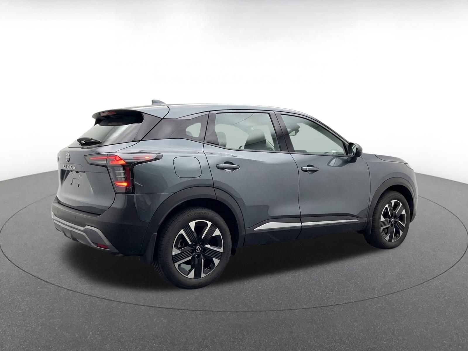 Thumbnail: 2026 Nissan Kicks - 9
