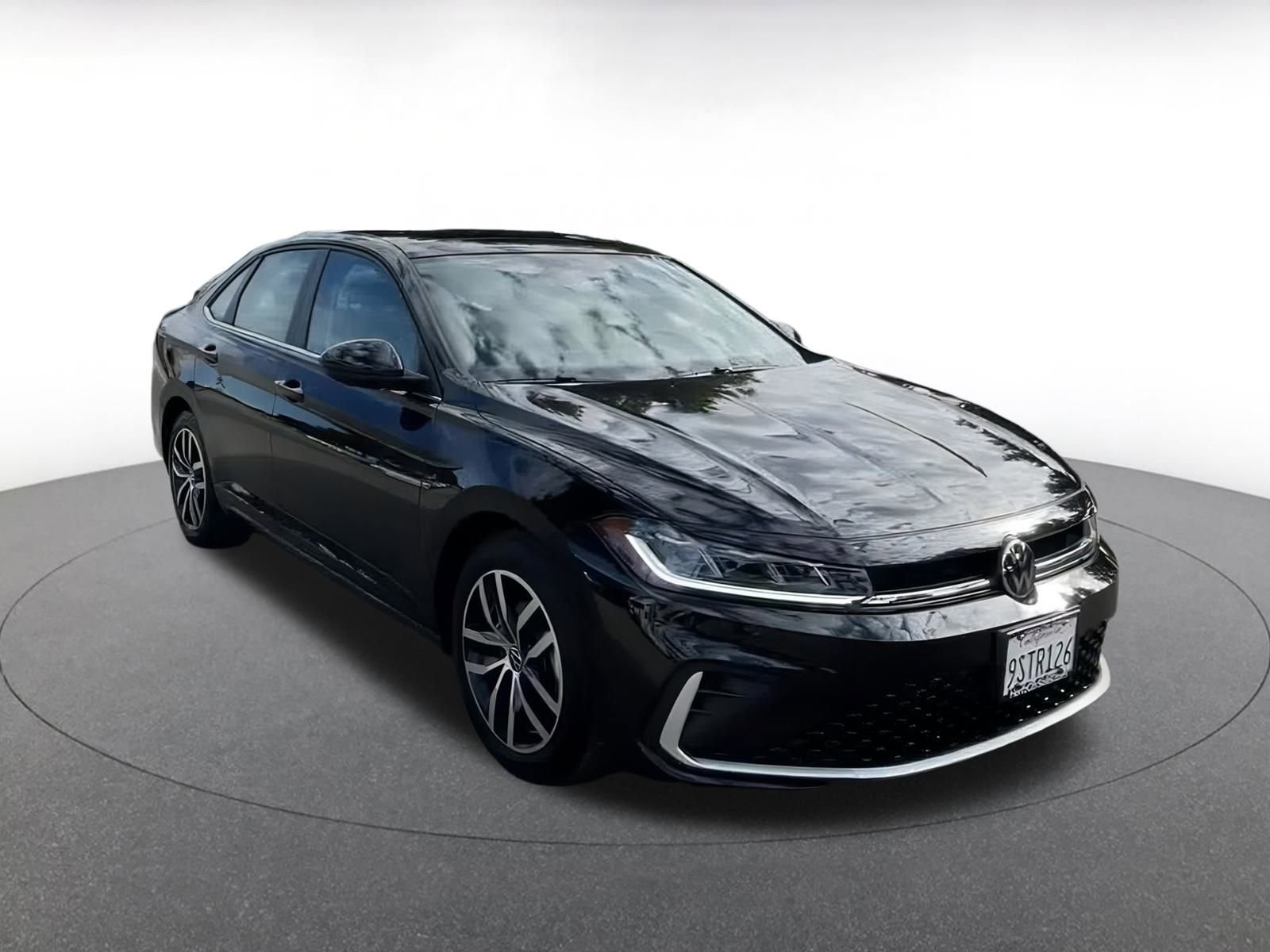 Thumbnail: 2025 Volkswagen Jetta - 3