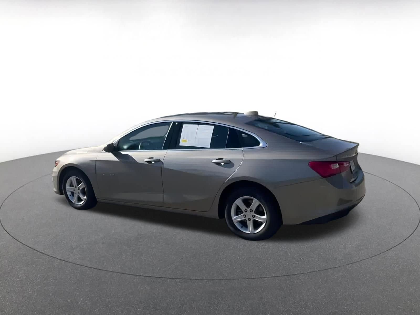 Thumbnail: 2024 Chevrolet Malibu - 10
