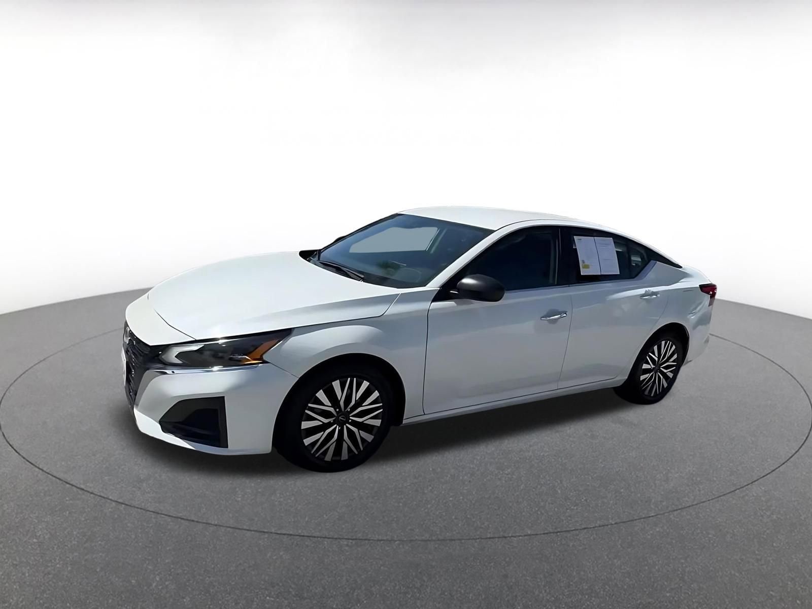 Thumbnail: 2025 Nissan Altima - 8