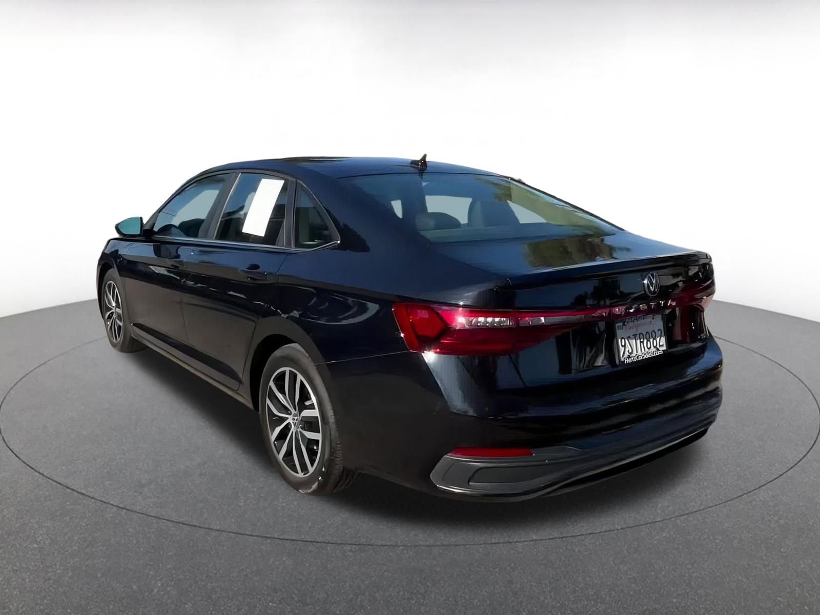 Thumbnail: 2025 Volkswagen Jetta - 12