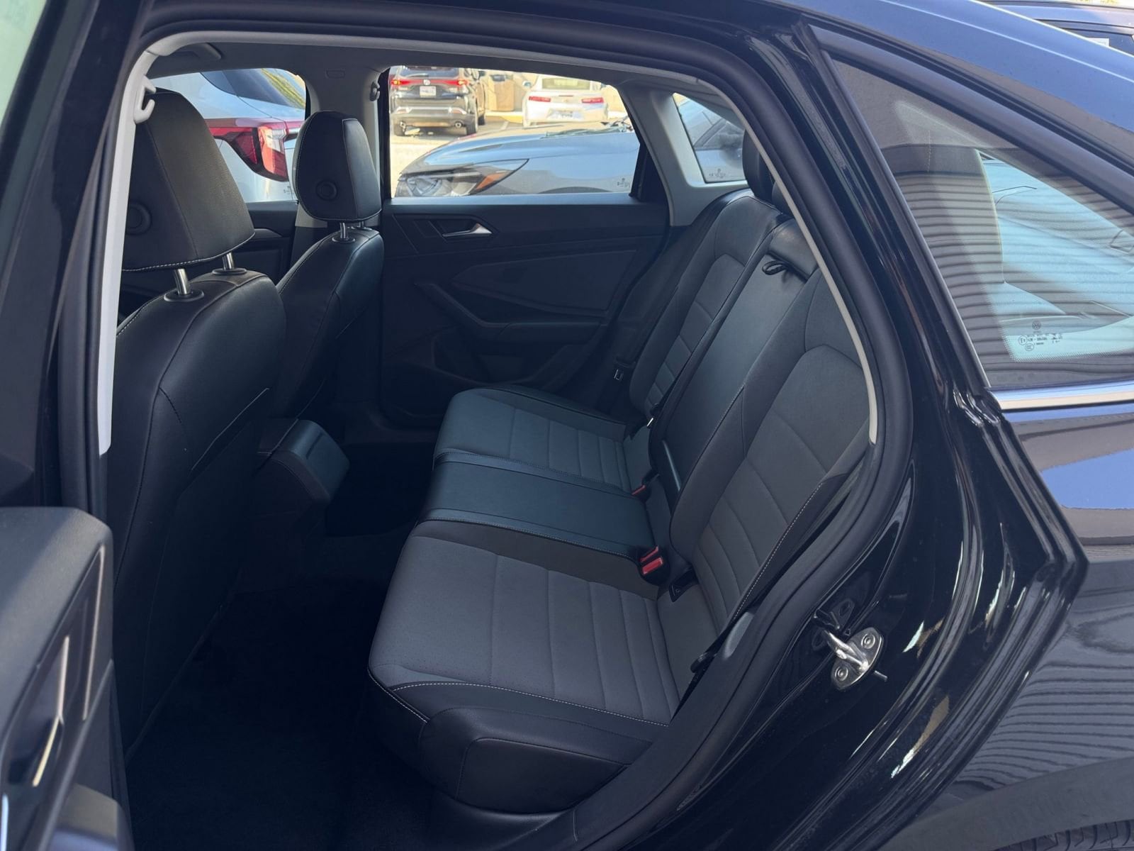 Thumbnail: 2025 Volkswagen Jetta - 24