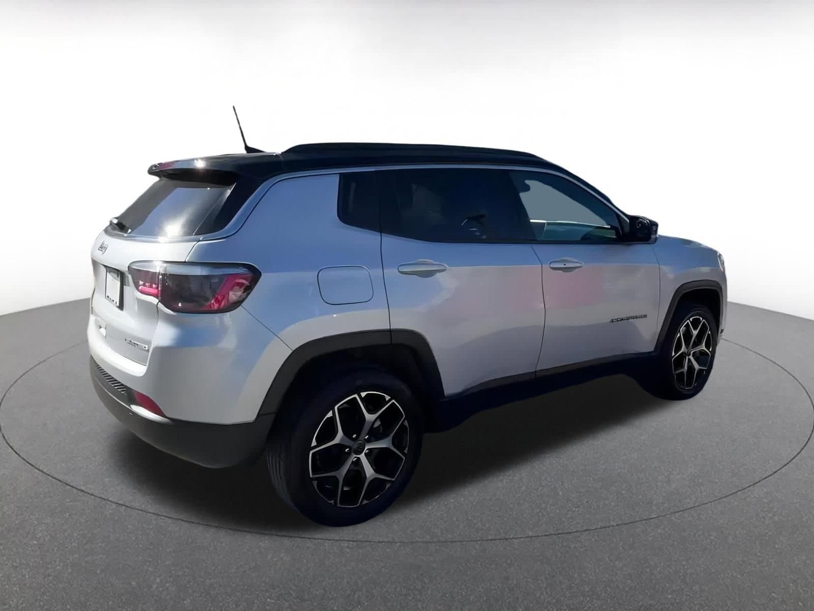 Thumbnail: 2025 Jeep Compass - 15